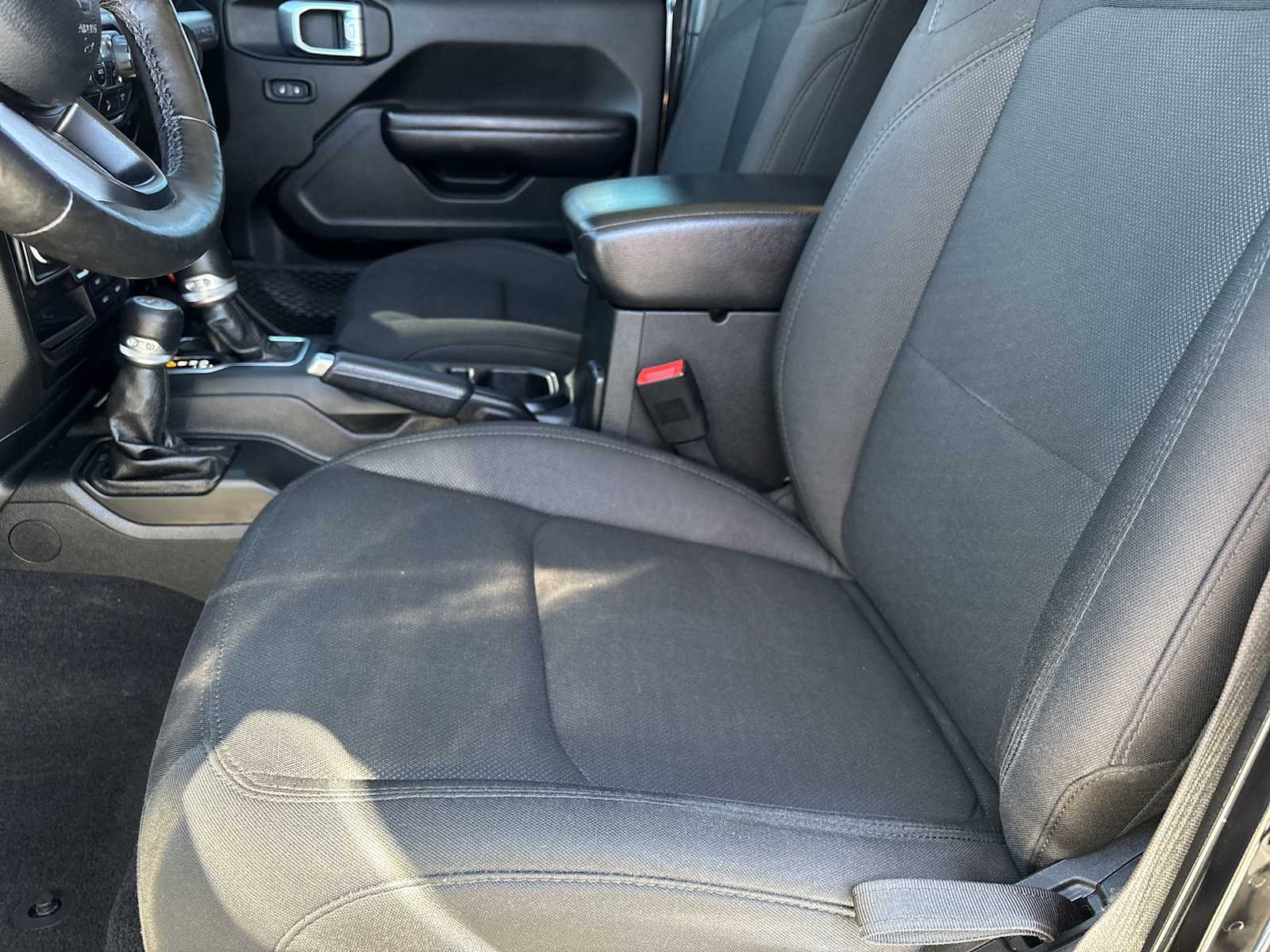 Thumbnail: 2020 Jeep Wrangler - 15