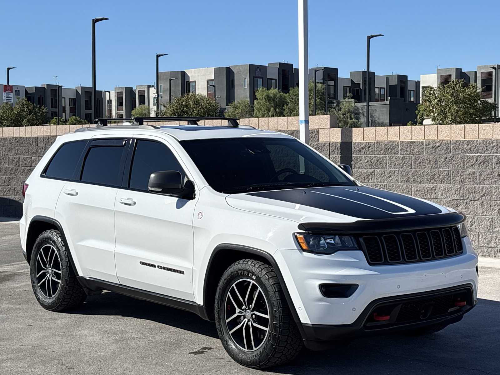 Thumbnail: 2018 Jeep Grand Cherokee - 3