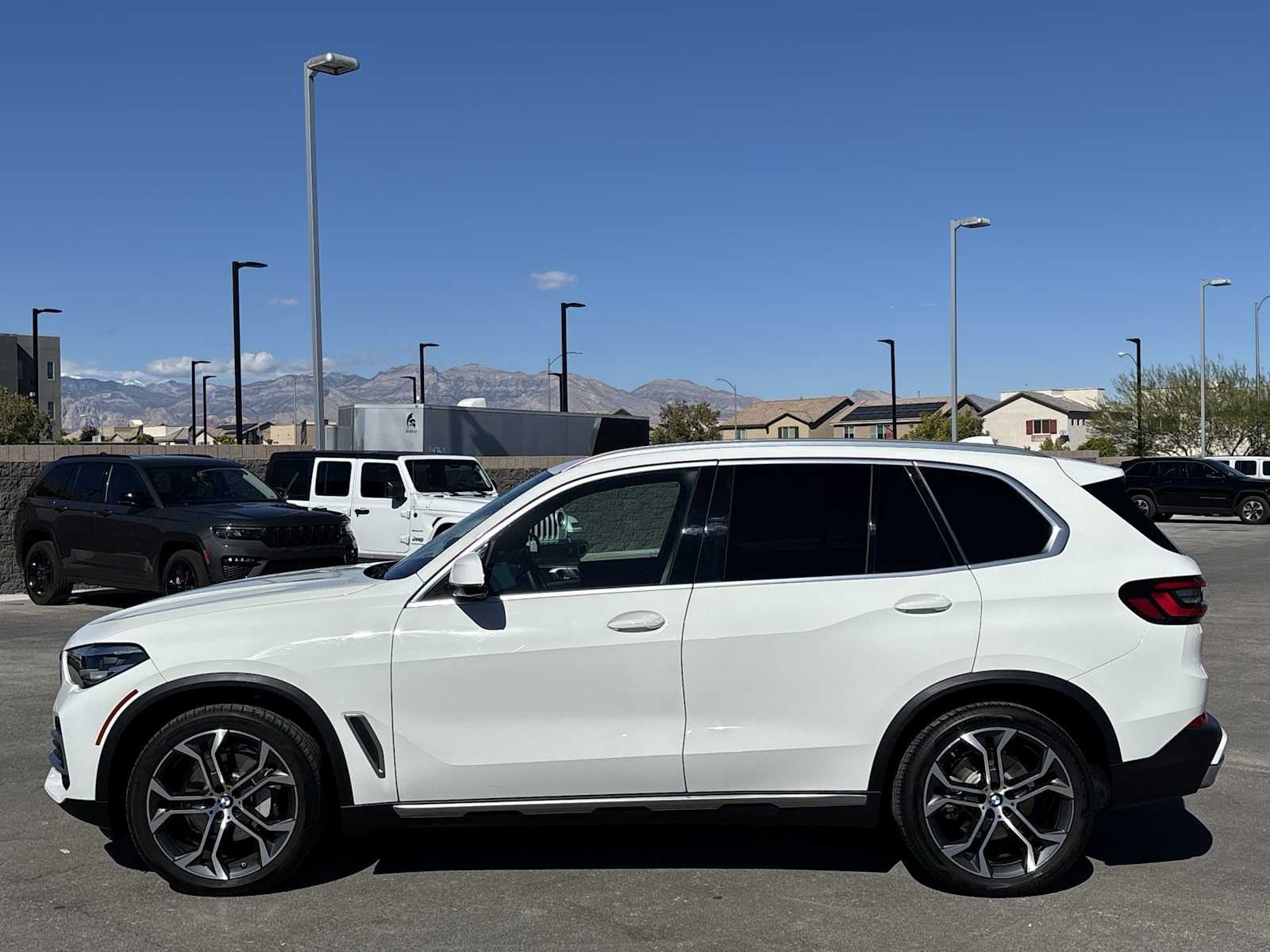 Thumbnail: 2022 BMW X5 - 6