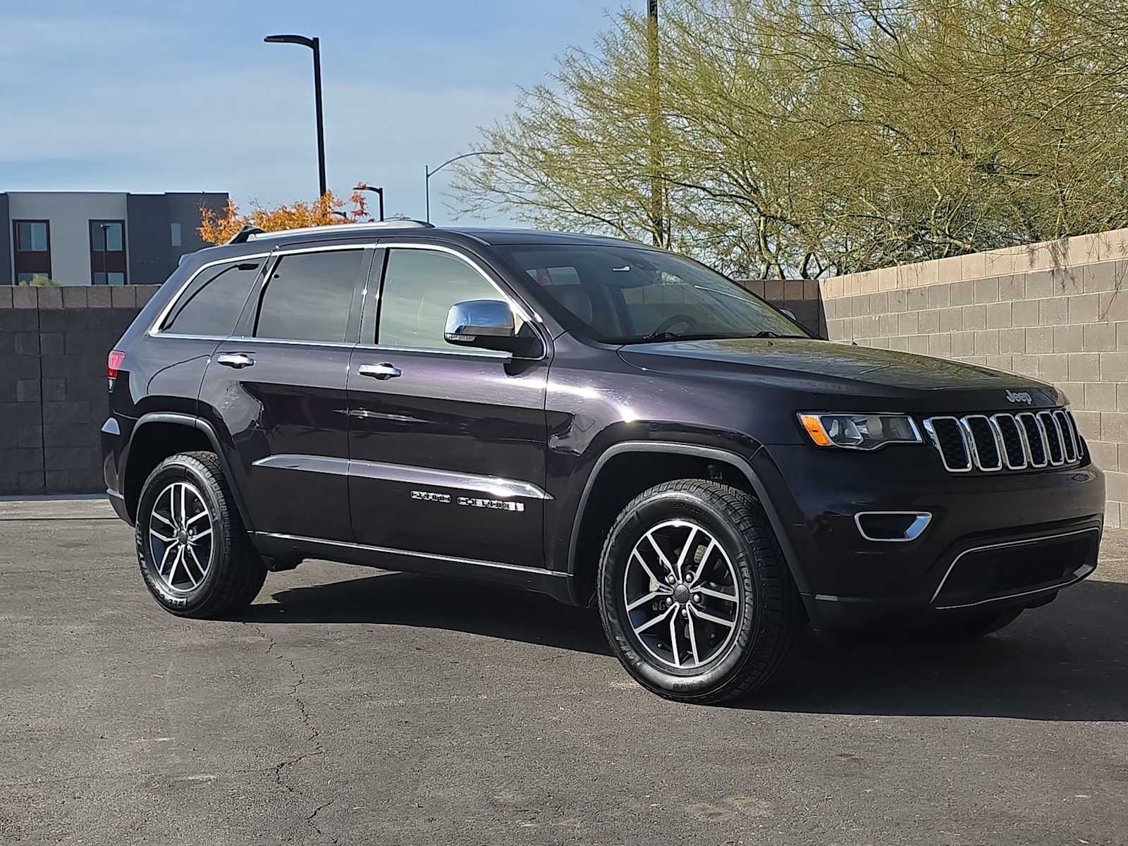 Thumbnail: 2020 Jeep Grand Cherokee - 3