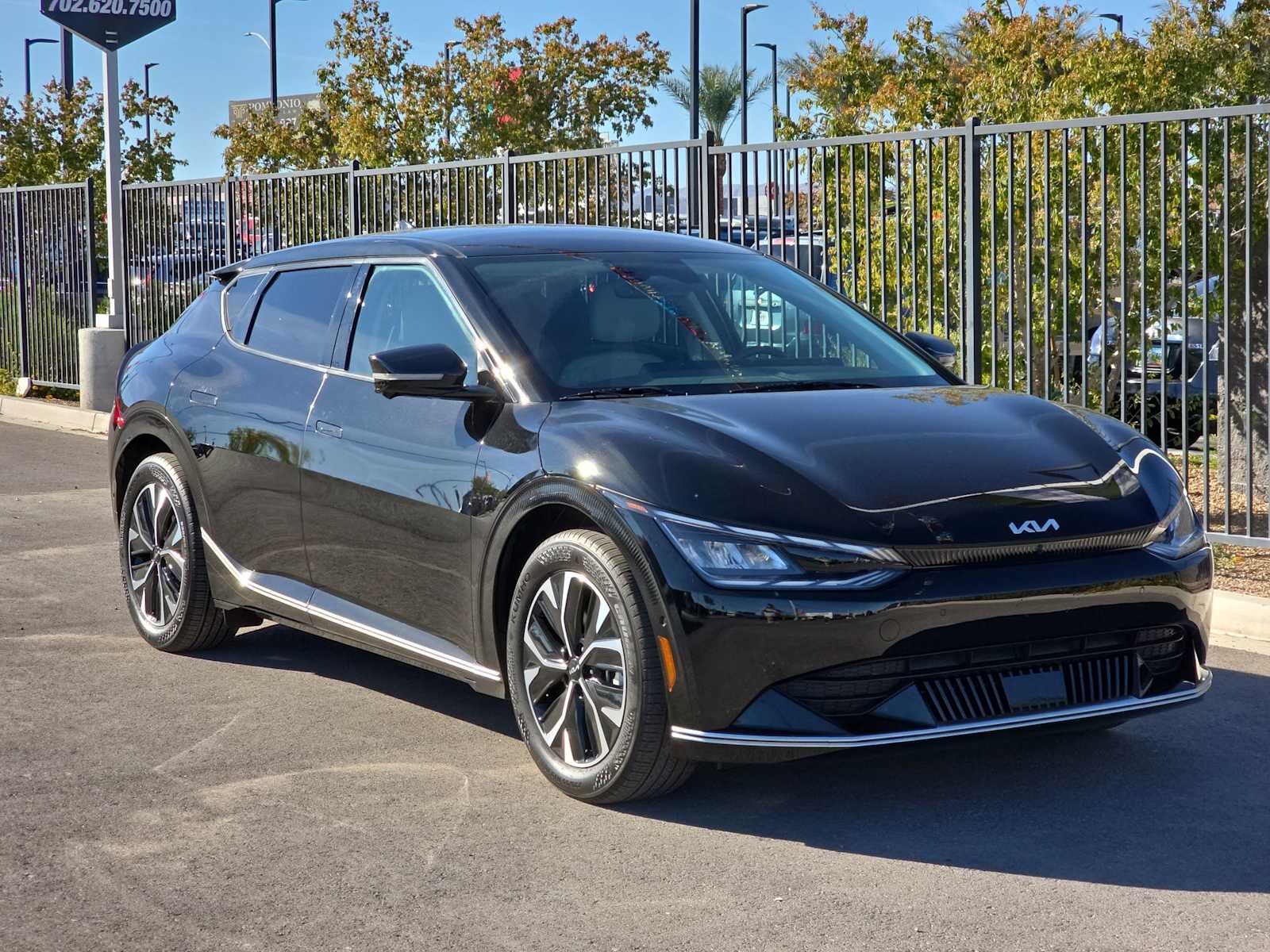 Thumbnail: 2023 Kia EV6 - 3