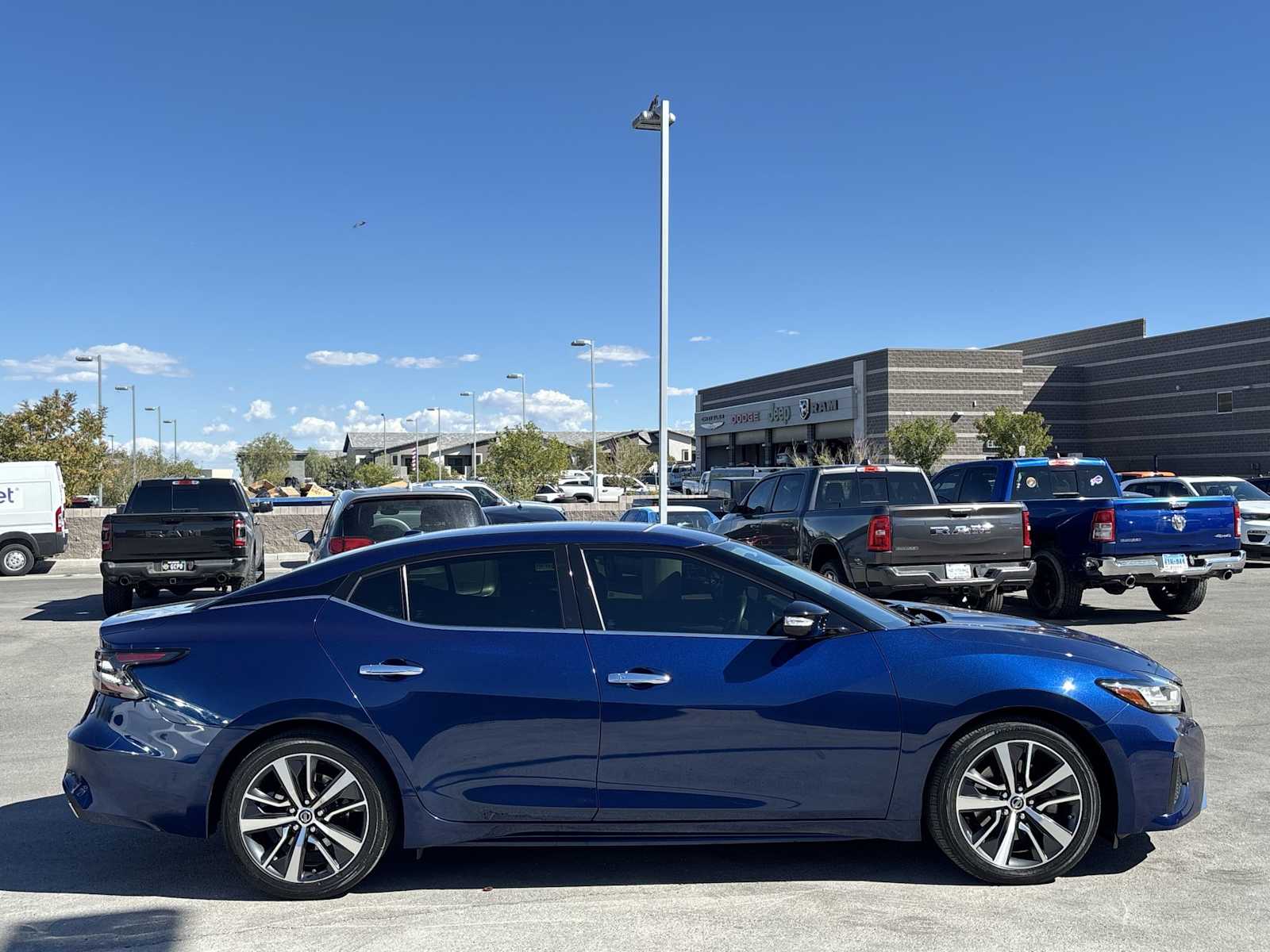 Thumbnail: 2020 Nissan Maxima - 10