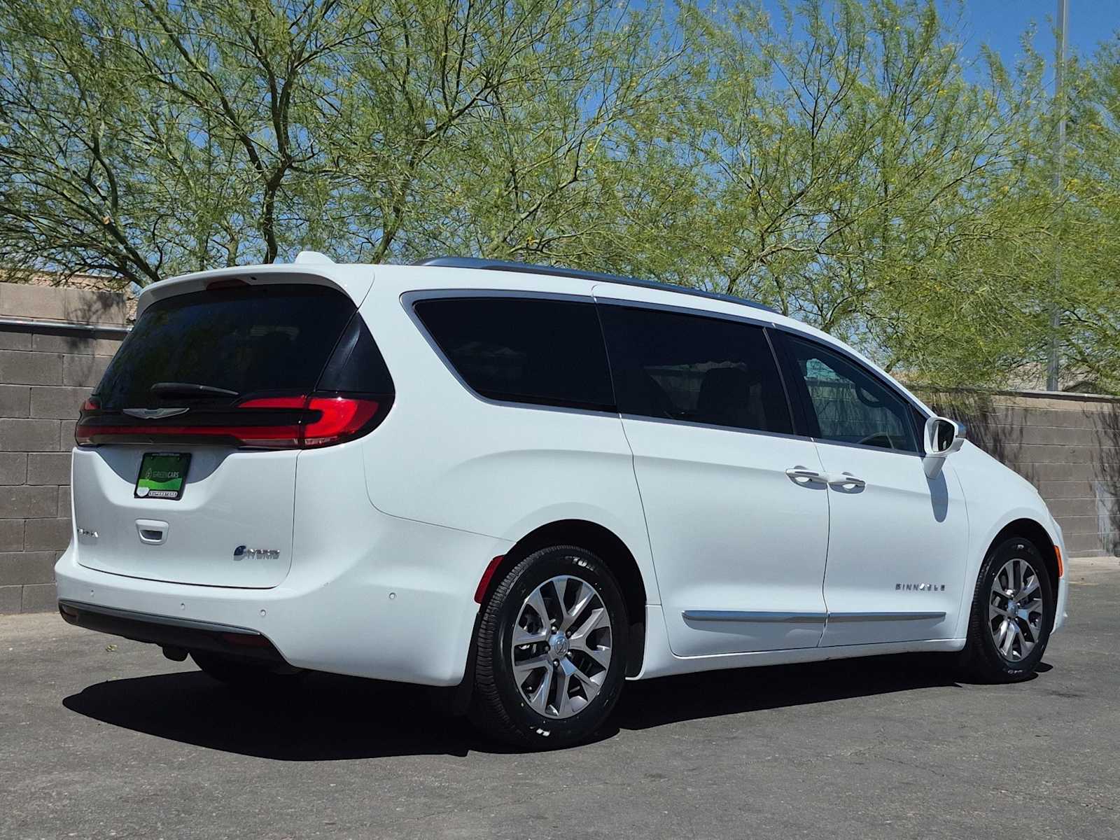 Thumbnail: 2021 Chrysler Pacifica - 9