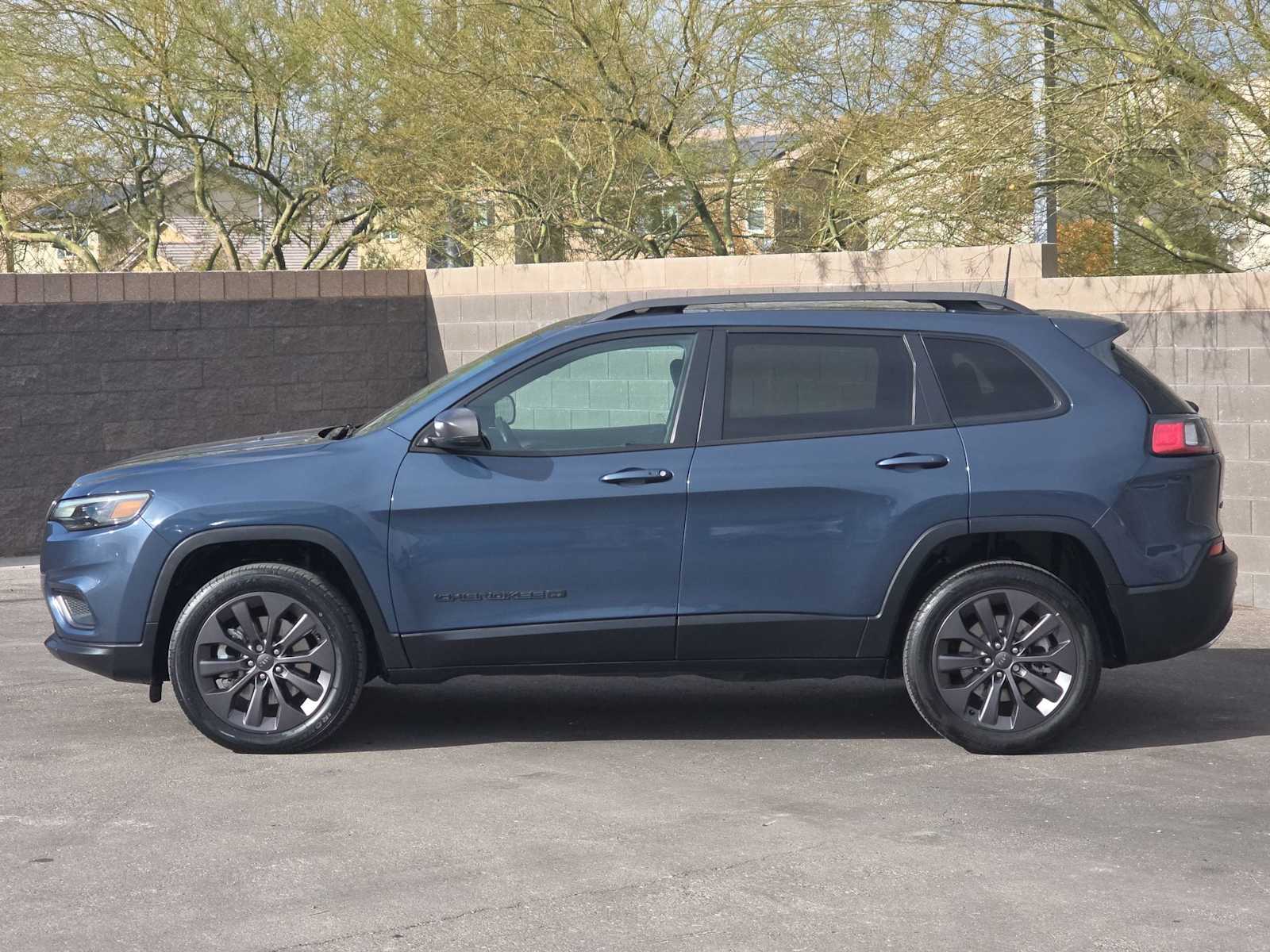 Thumbnail: 2021 Jeep Cherokee - 6