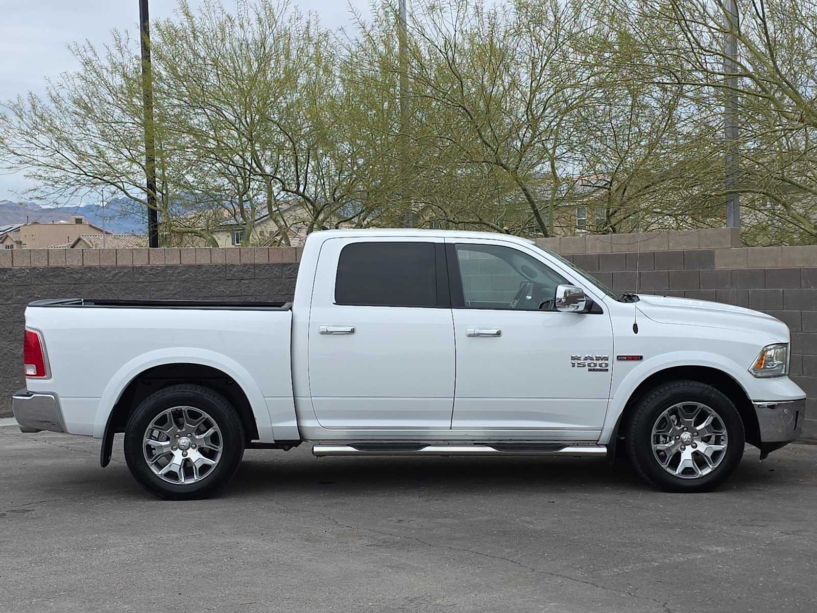 Thumbnail: 2019 RAM 1500 Classic - 10