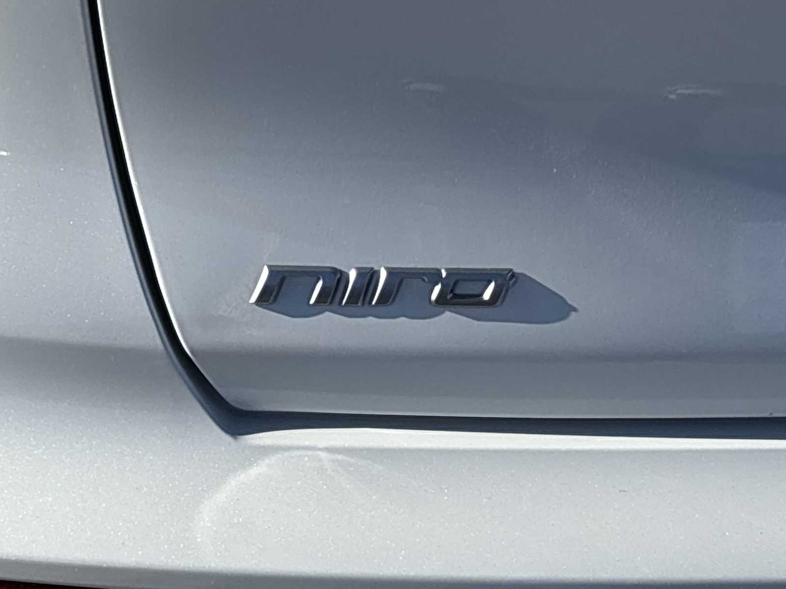 Thumbnail: 2022 Kia Niro - 11