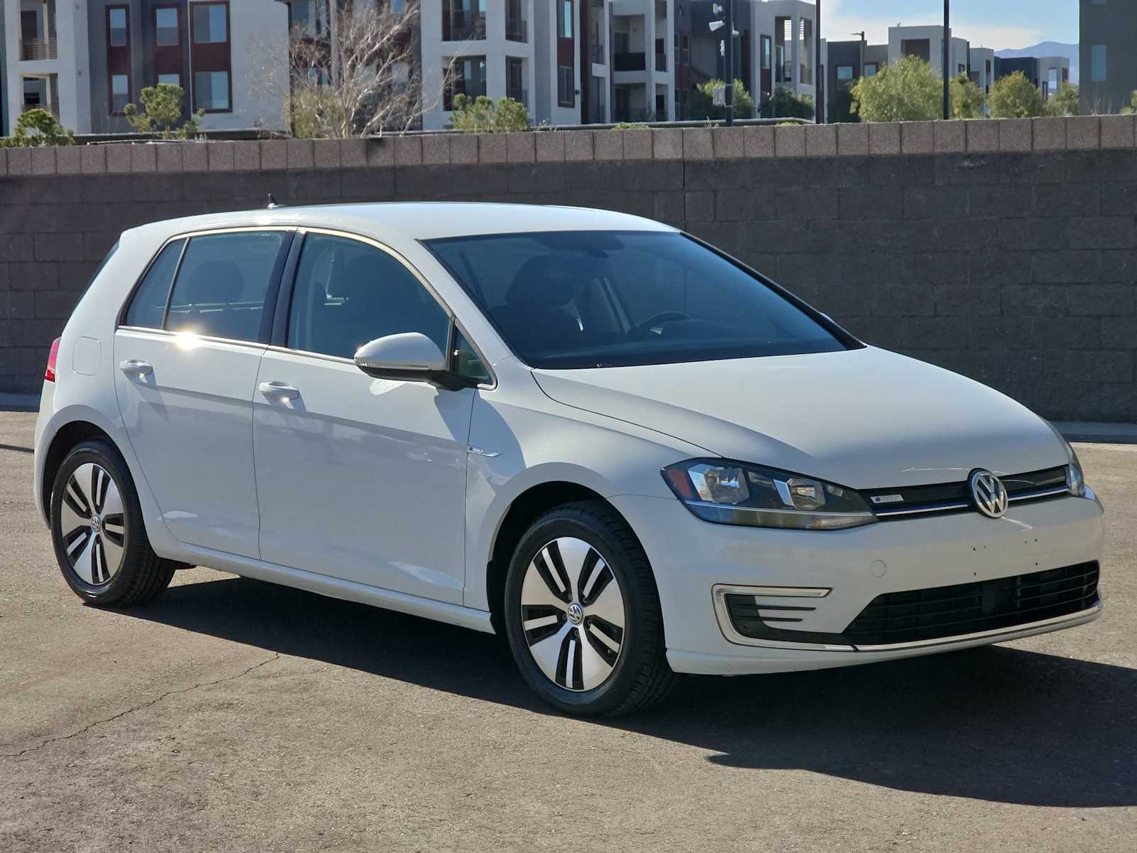 Thumbnail: 2019 Volkswagen e-Golf - 3