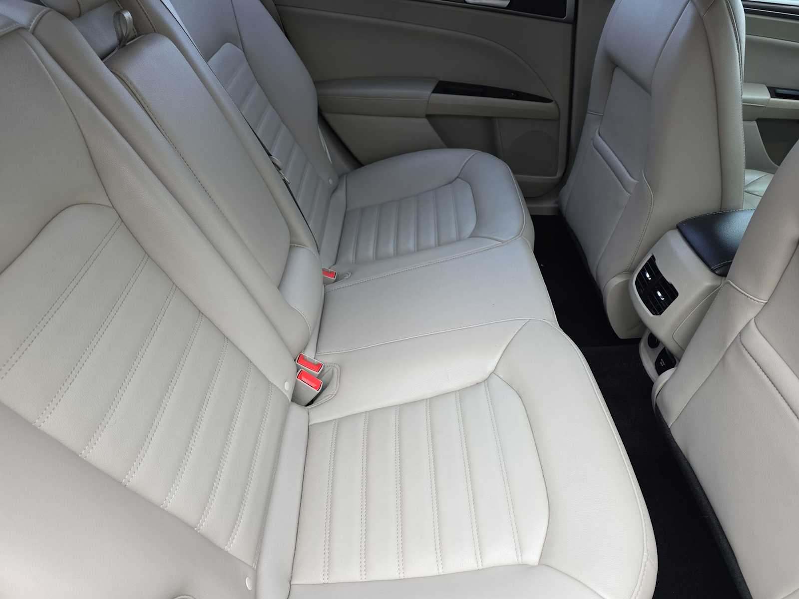 Thumbnail: 2017 Ford Fusion - 17