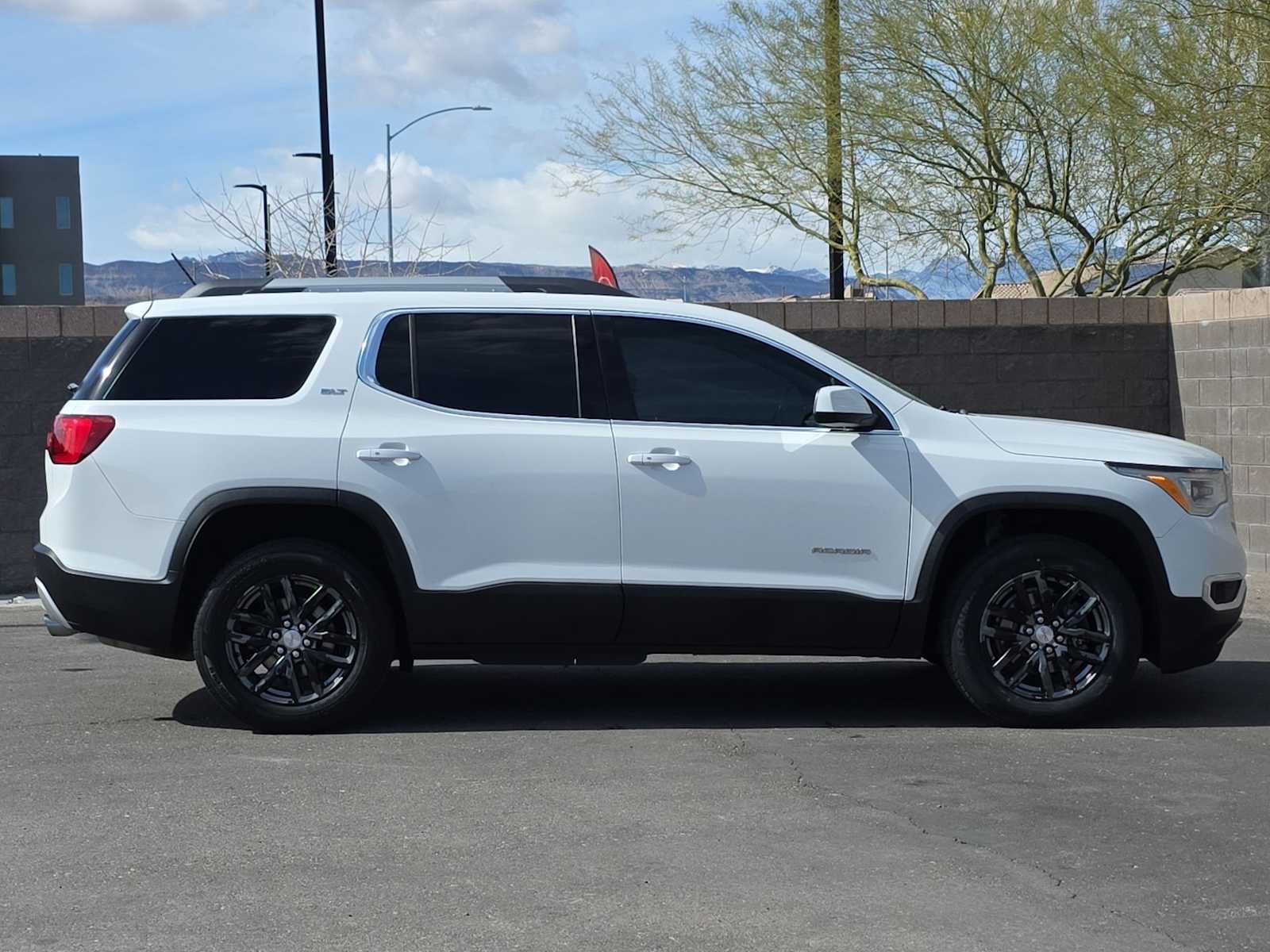 Thumbnail: 2019 GMC Acadia - 10