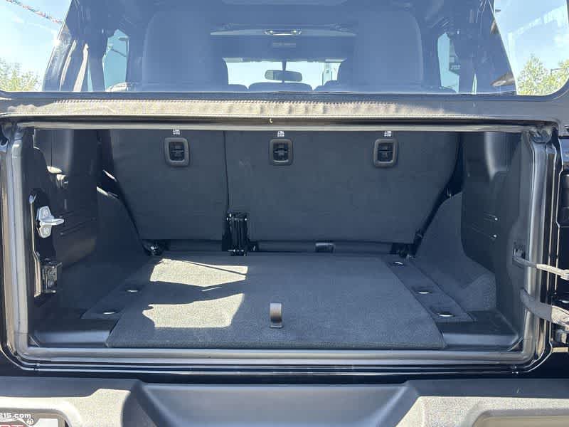 Thumbnail: 2022 Jeep Wrangler - 23