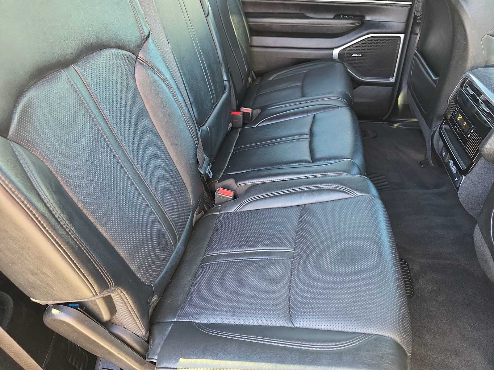 Thumbnail: 2023 Jeep Wagoneer - 17