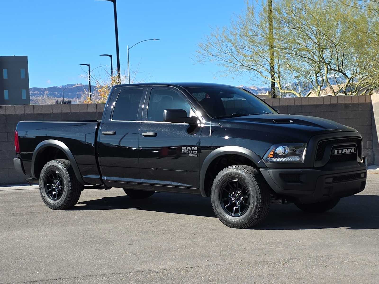 Thumbnail: 2022 RAM 1500 Classic - 3