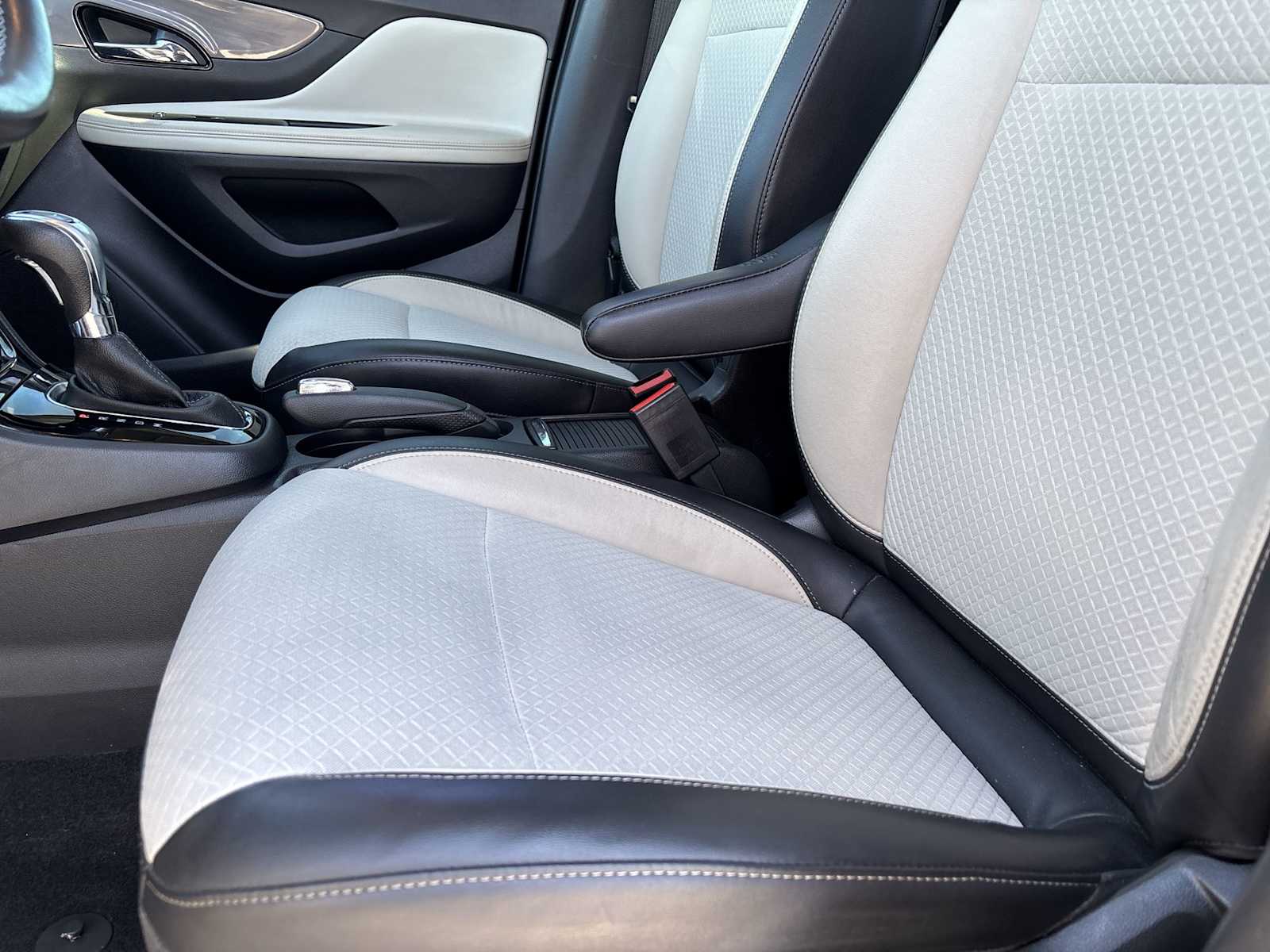 Thumbnail: 2017 Buick Encore - 6