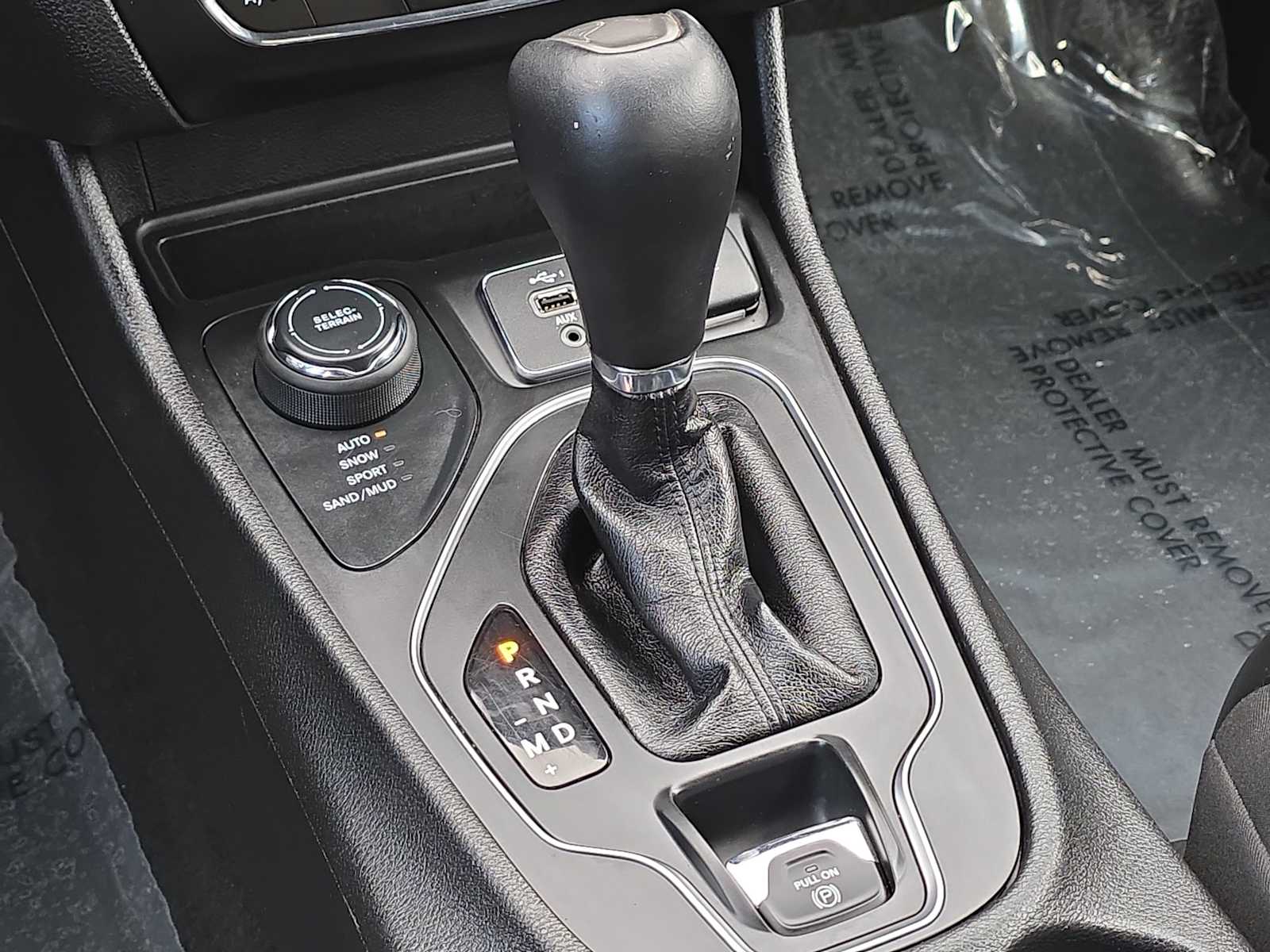 Thumbnail: 2021 Jeep Cherokee - 21