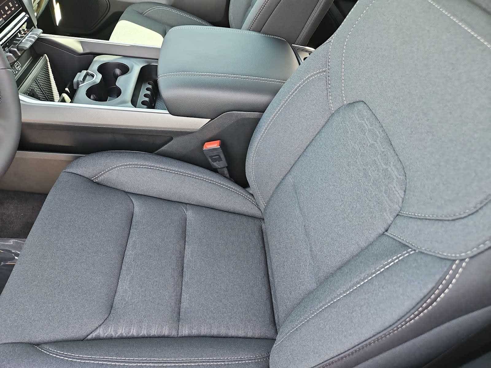 Thumbnail: 2026 RAM 1500 - 26