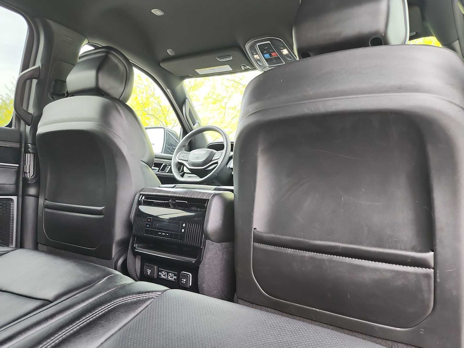 Thumbnail: 2024 Jeep Wagoneer - 16