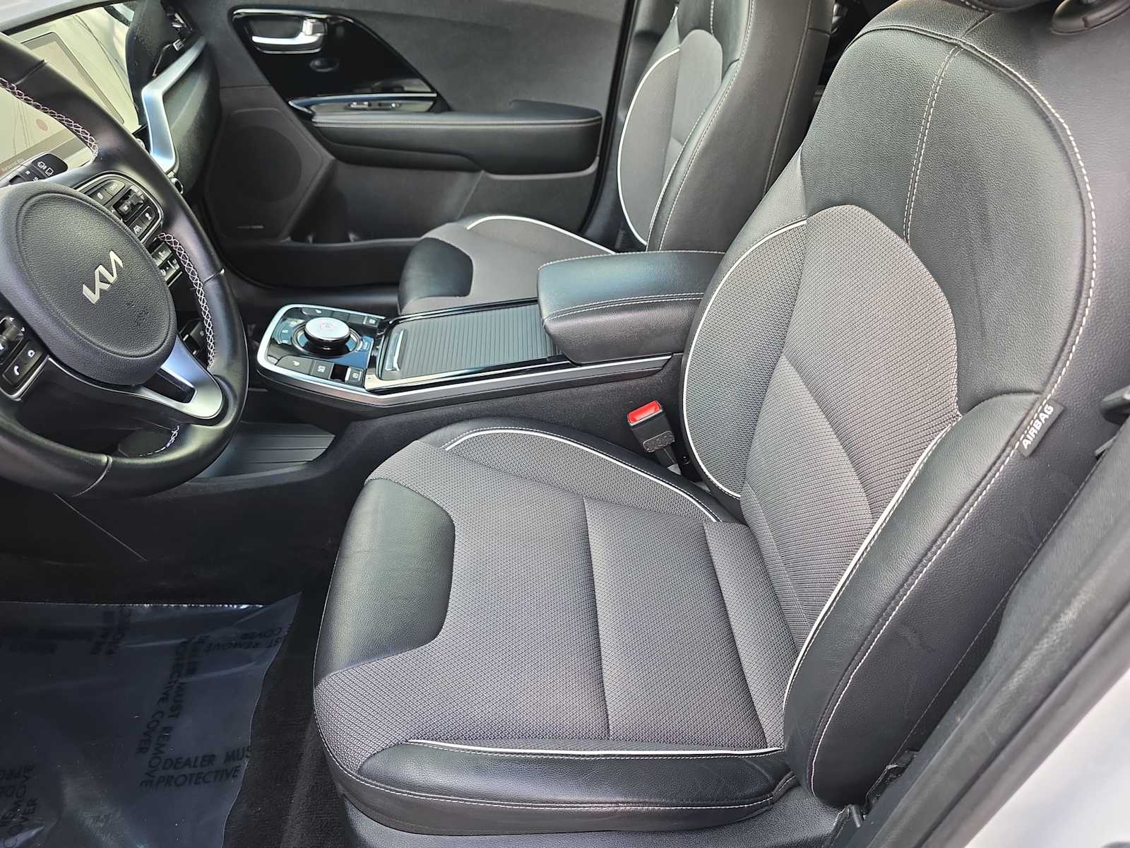 Thumbnail: 2022 Kia Niro - 15