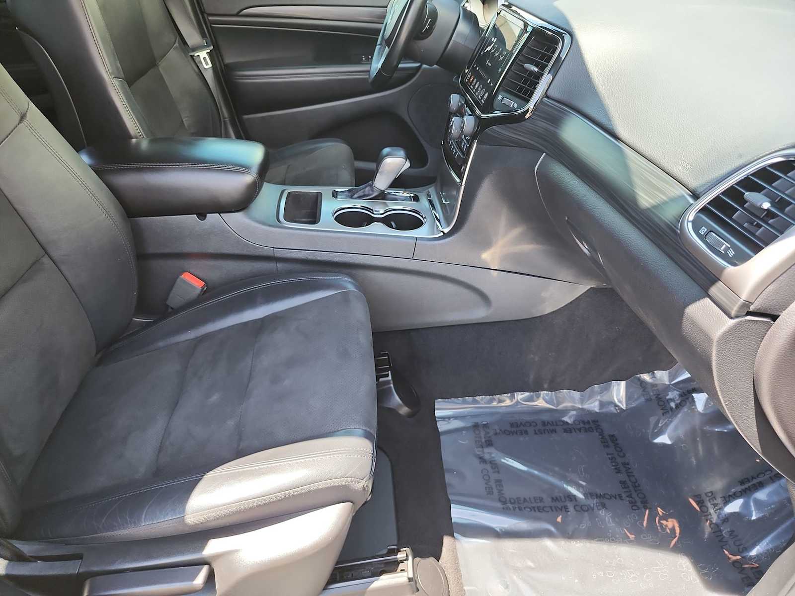 Thumbnail: 2020 Jeep Grand Cherokee - 18