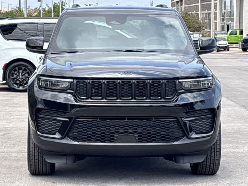 Thumbnail: 2025 Jeep Grand Cherokee - 3
