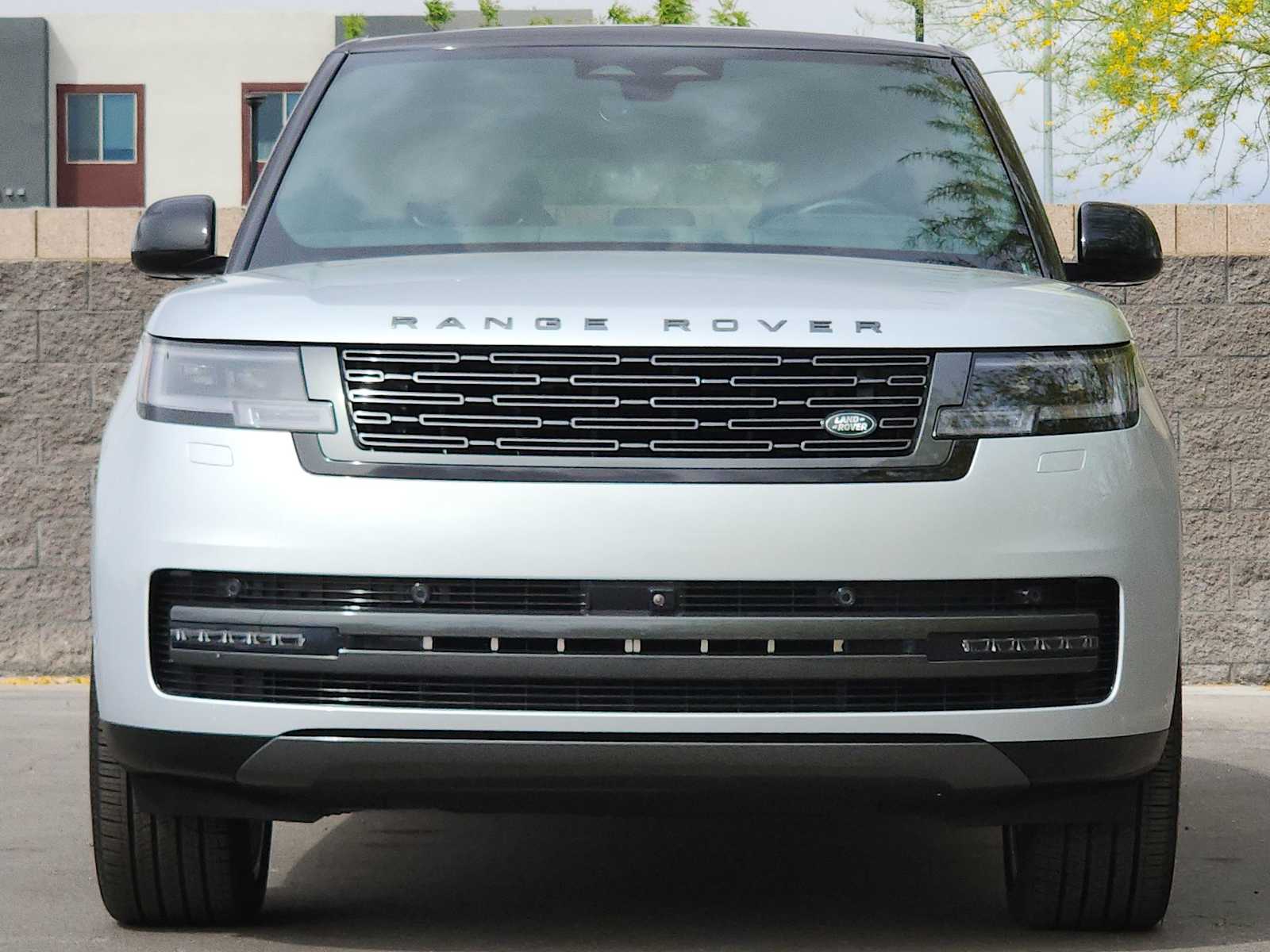Thumbnail: 2025 Land Rover Range Rover - 4