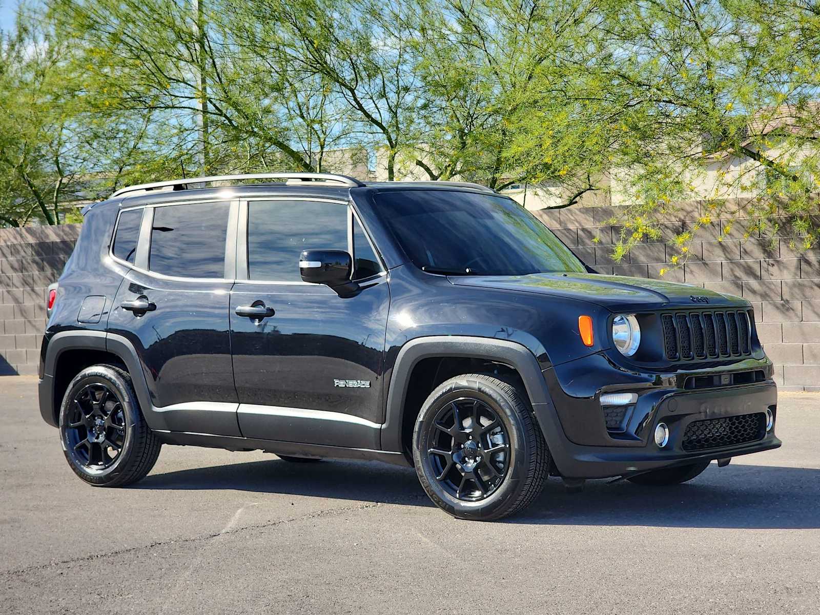 Thumbnail: 2020 Jeep Renegade - 3