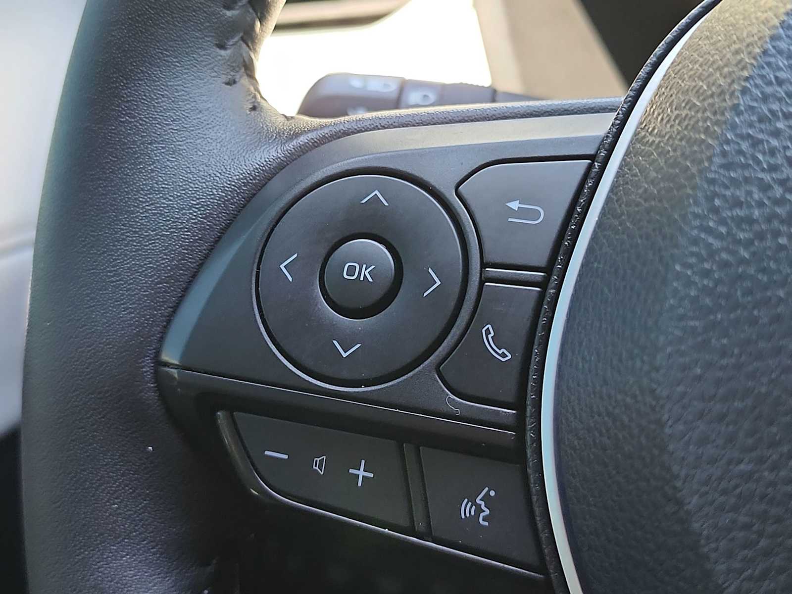 Thumbnail: 2024 Toyota RAV4 - 28