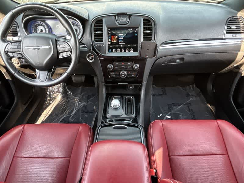 Thumbnail: 2021 Chrysler 300 - 14