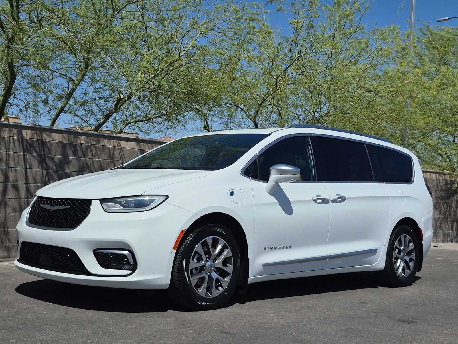 Thumbnail: 2021 Chrysler Pacifica - 5