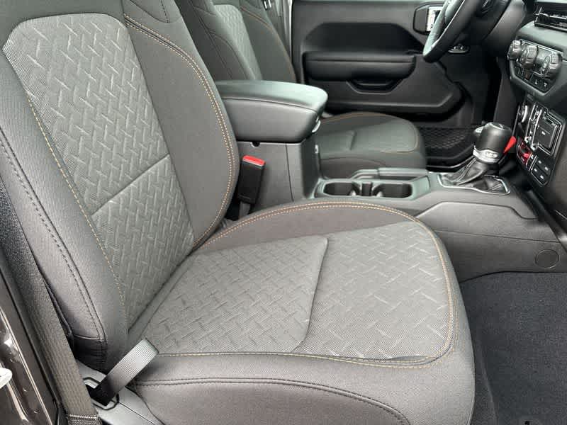 Thumbnail: 2025 Jeep Gladiator - 18