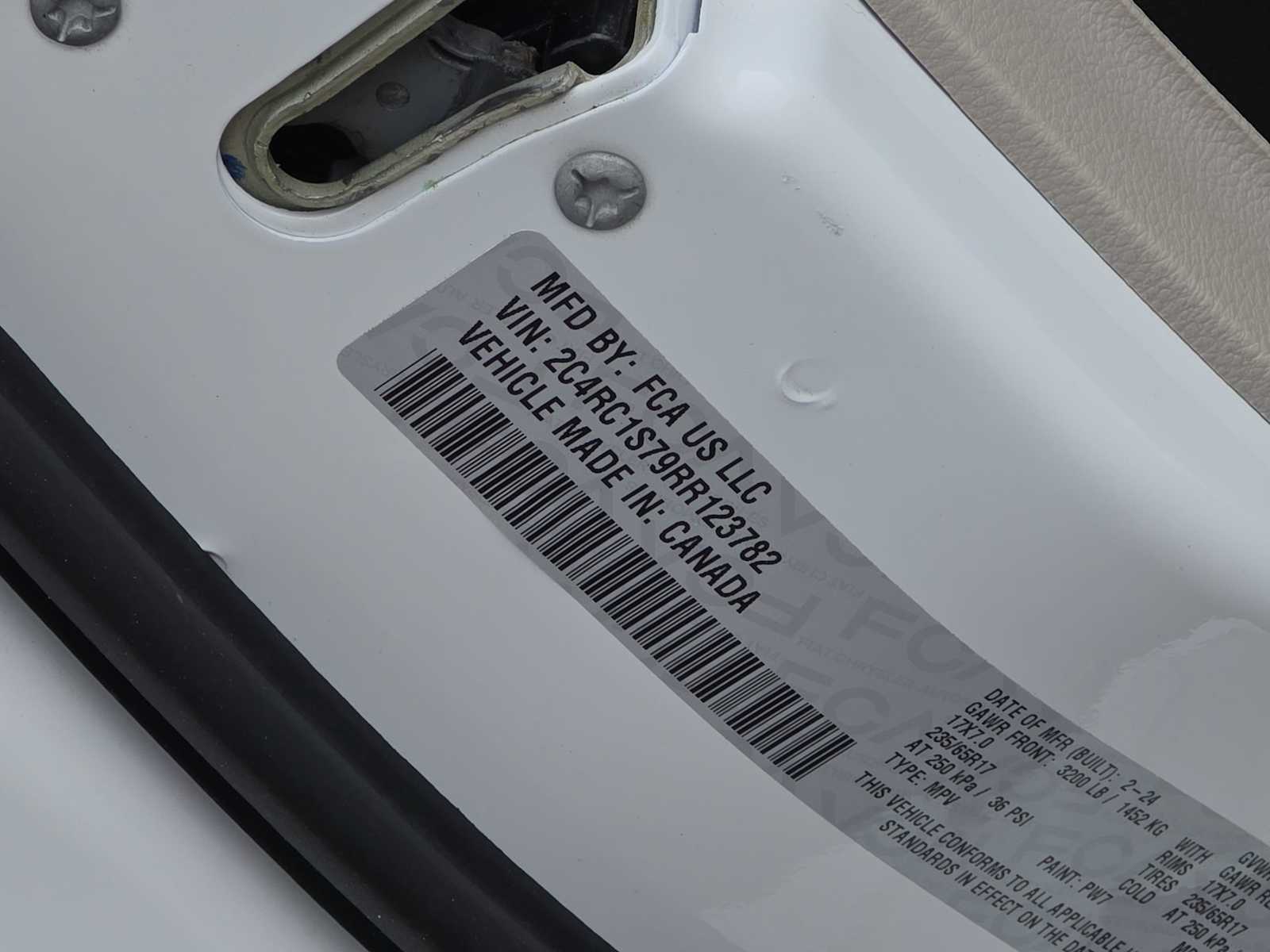 Thumbnail: 2024 Chrysler Pacifica - 25