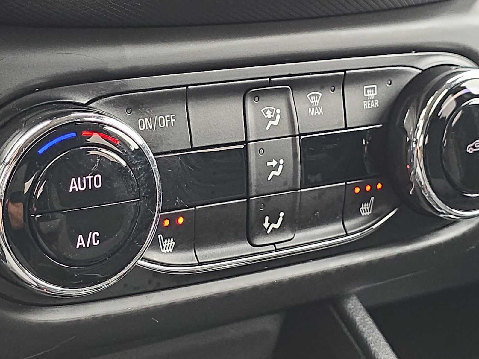 Thumbnail: 2023 Chevrolet TrailBlazer - 29