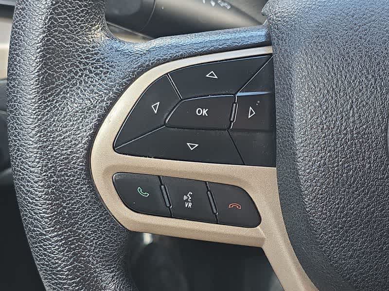 Thumbnail: 2017 Jeep Cherokee - 24