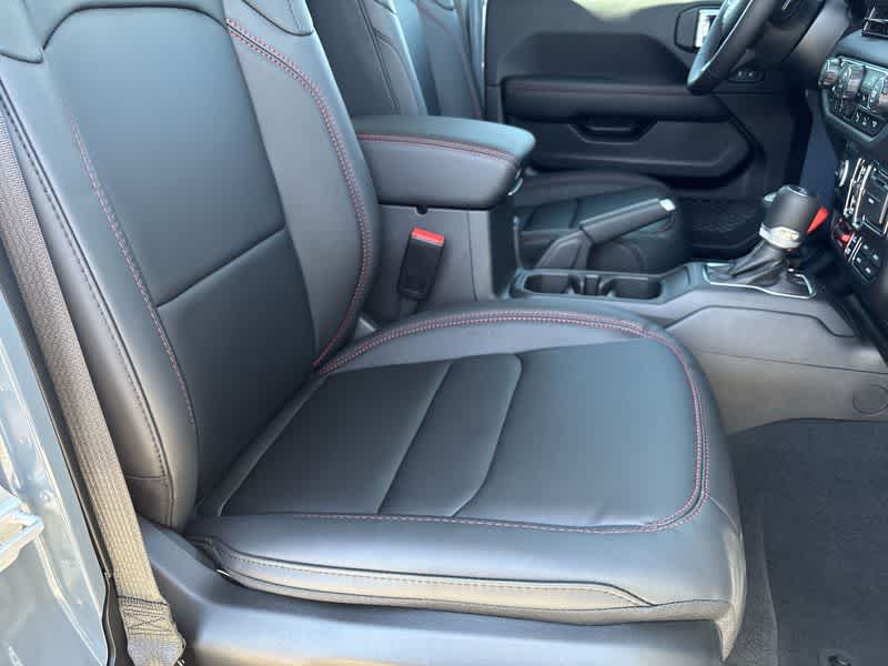 Thumbnail: 2025 Jeep Wrangler - 18