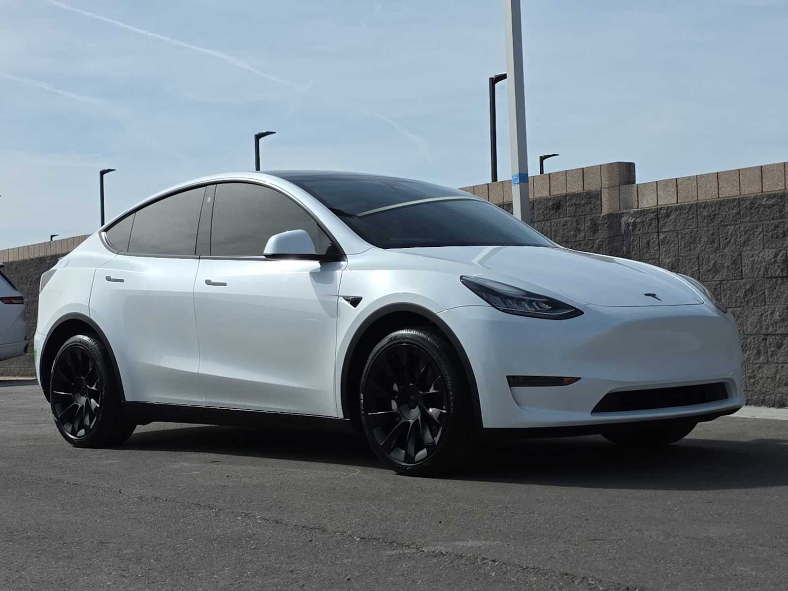 Thumbnail: 2023 Tesla Model Y - 3