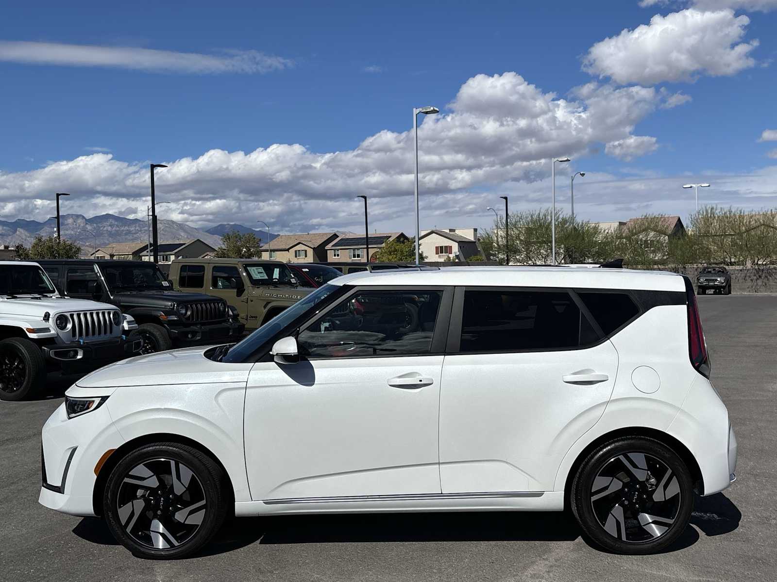 Thumbnail: 2023 Kia Soul - 6