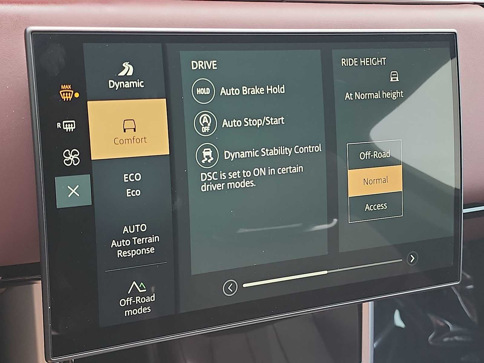 Thumbnail: 2025 Land Rover Range Rover - 28