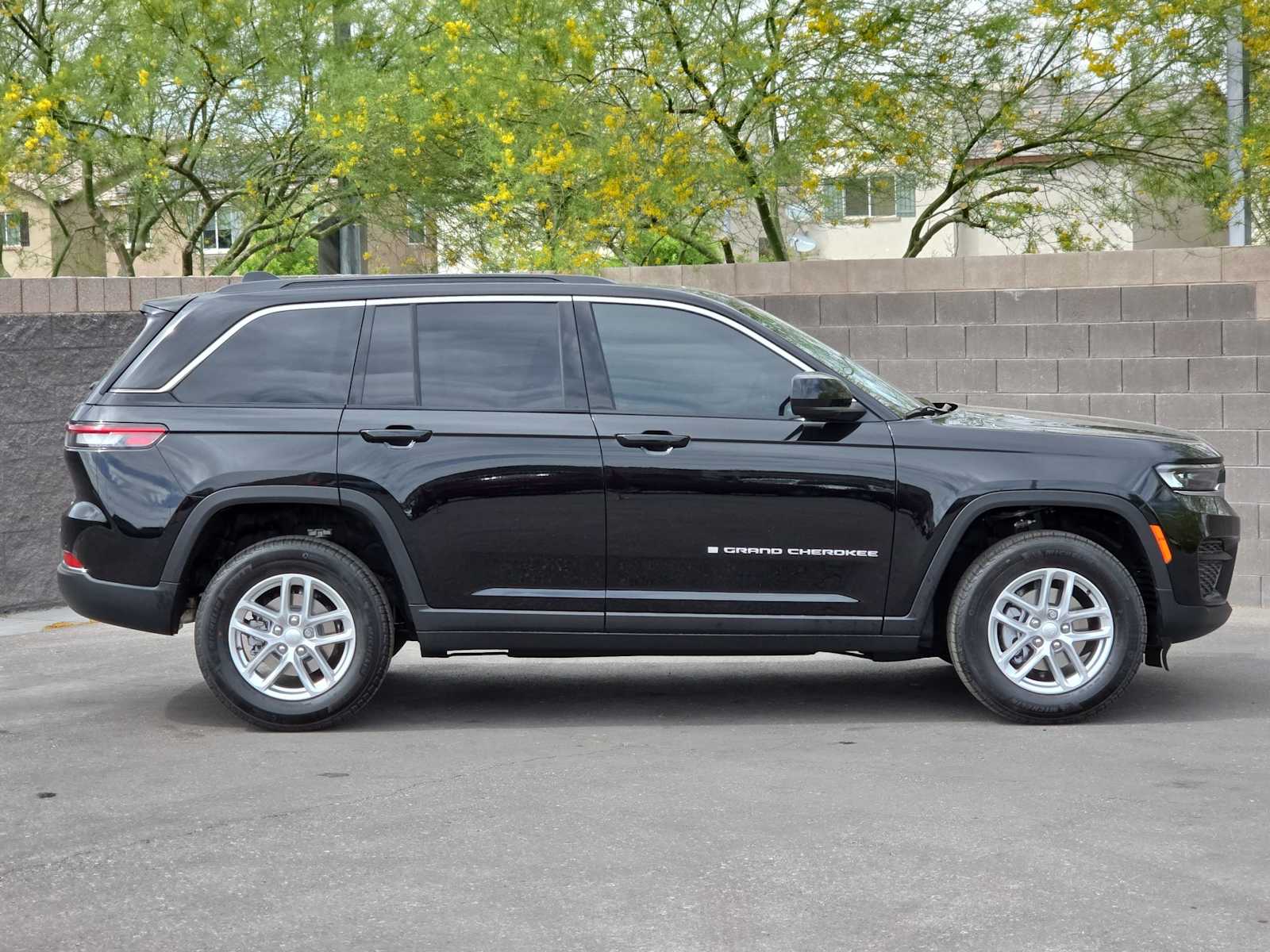 Thumbnail: 2026 Jeep Grand Cherokee - 9