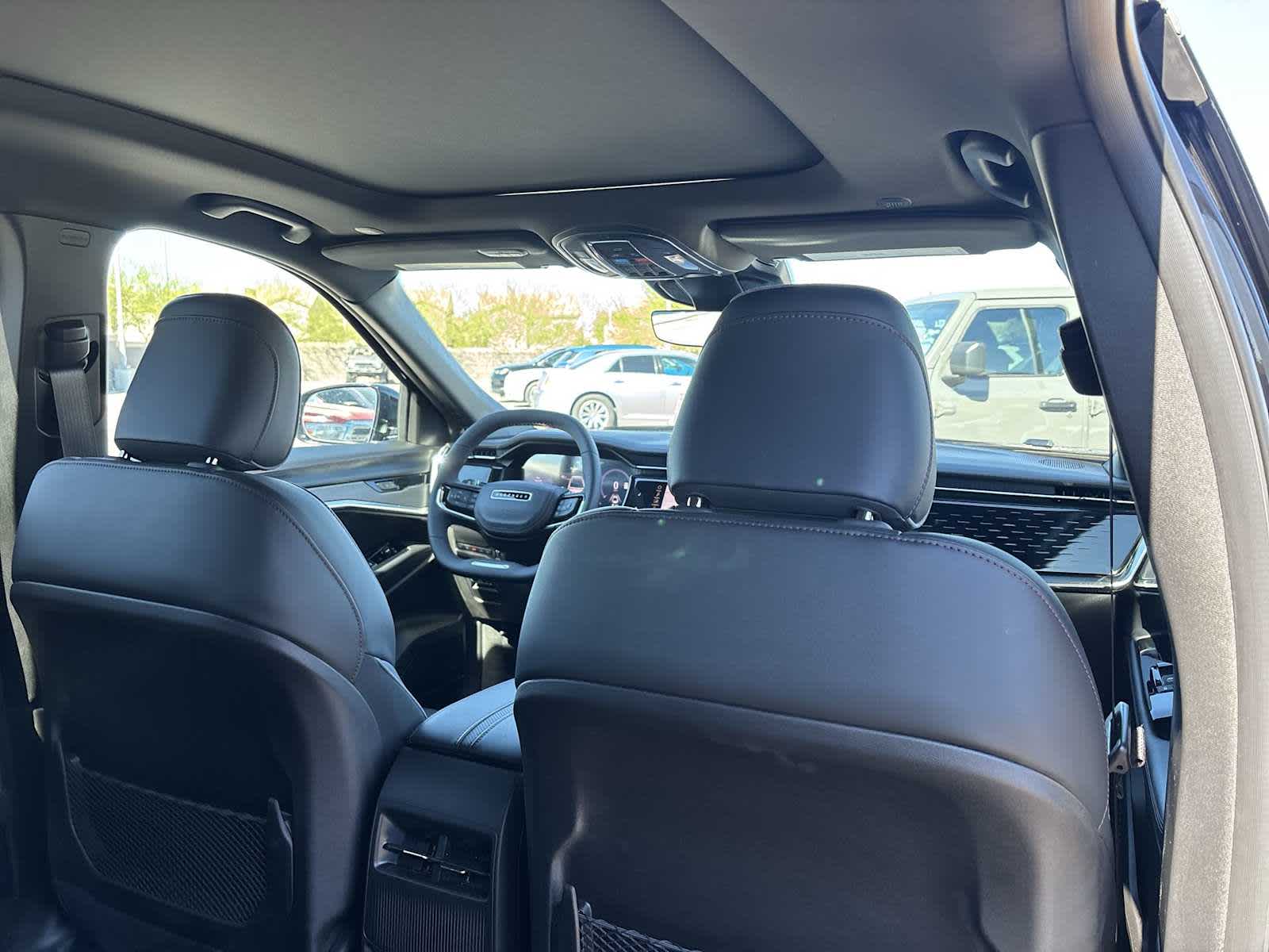 Thumbnail: 2025 Jeep Wagoneer S - 14