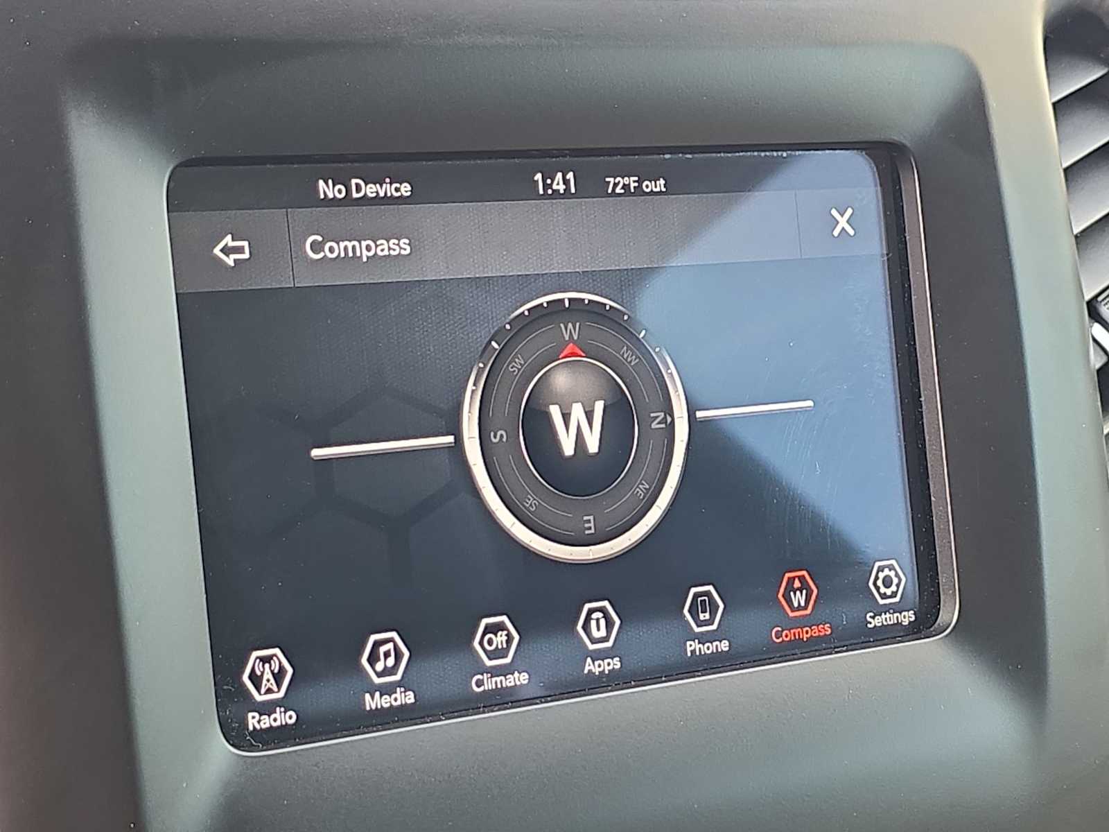 Thumbnail: 2019 Jeep Cherokee - 27