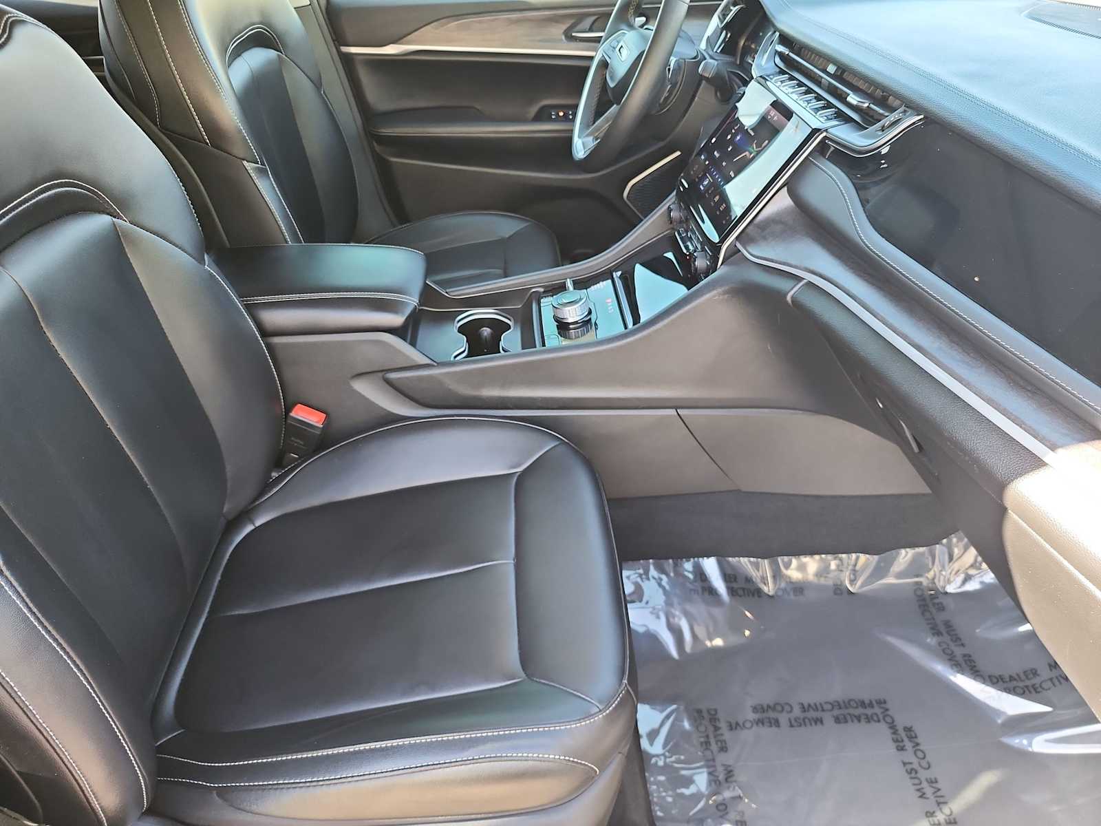 Thumbnail: 2024 Jeep Grand Cherokee - 18