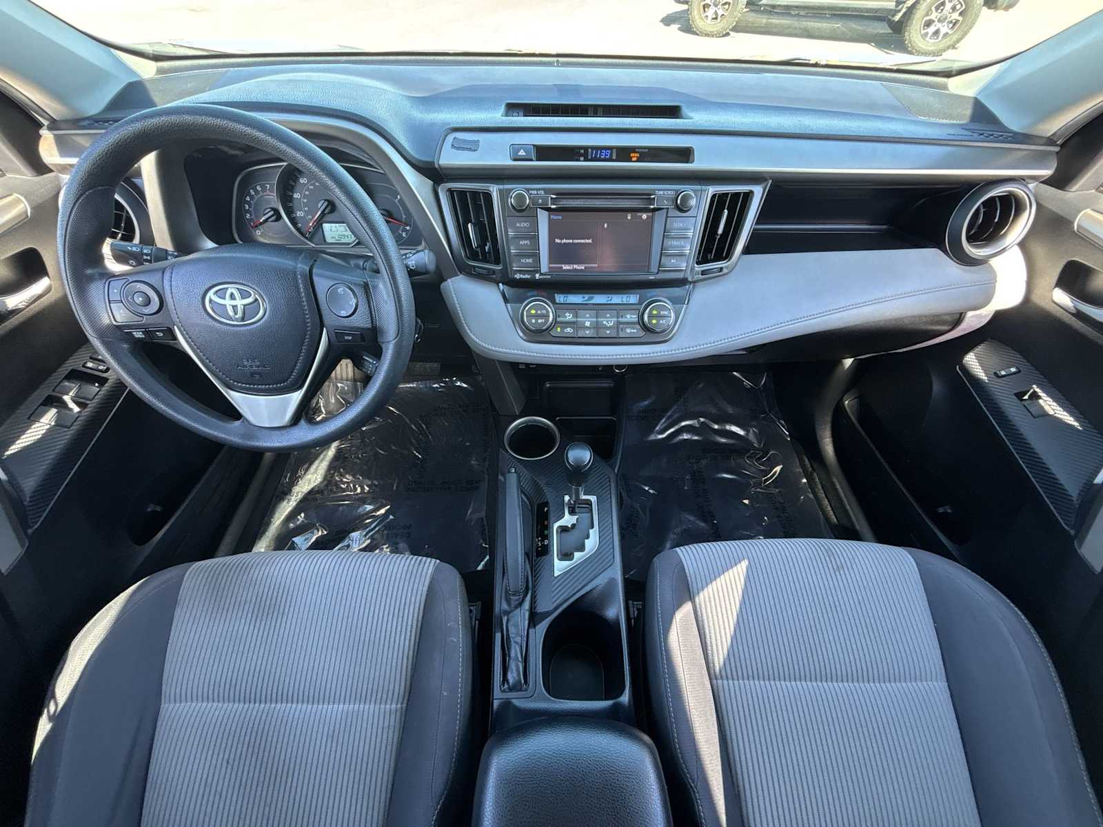 Thumbnail: 2015 Toyota RAV4 - 14