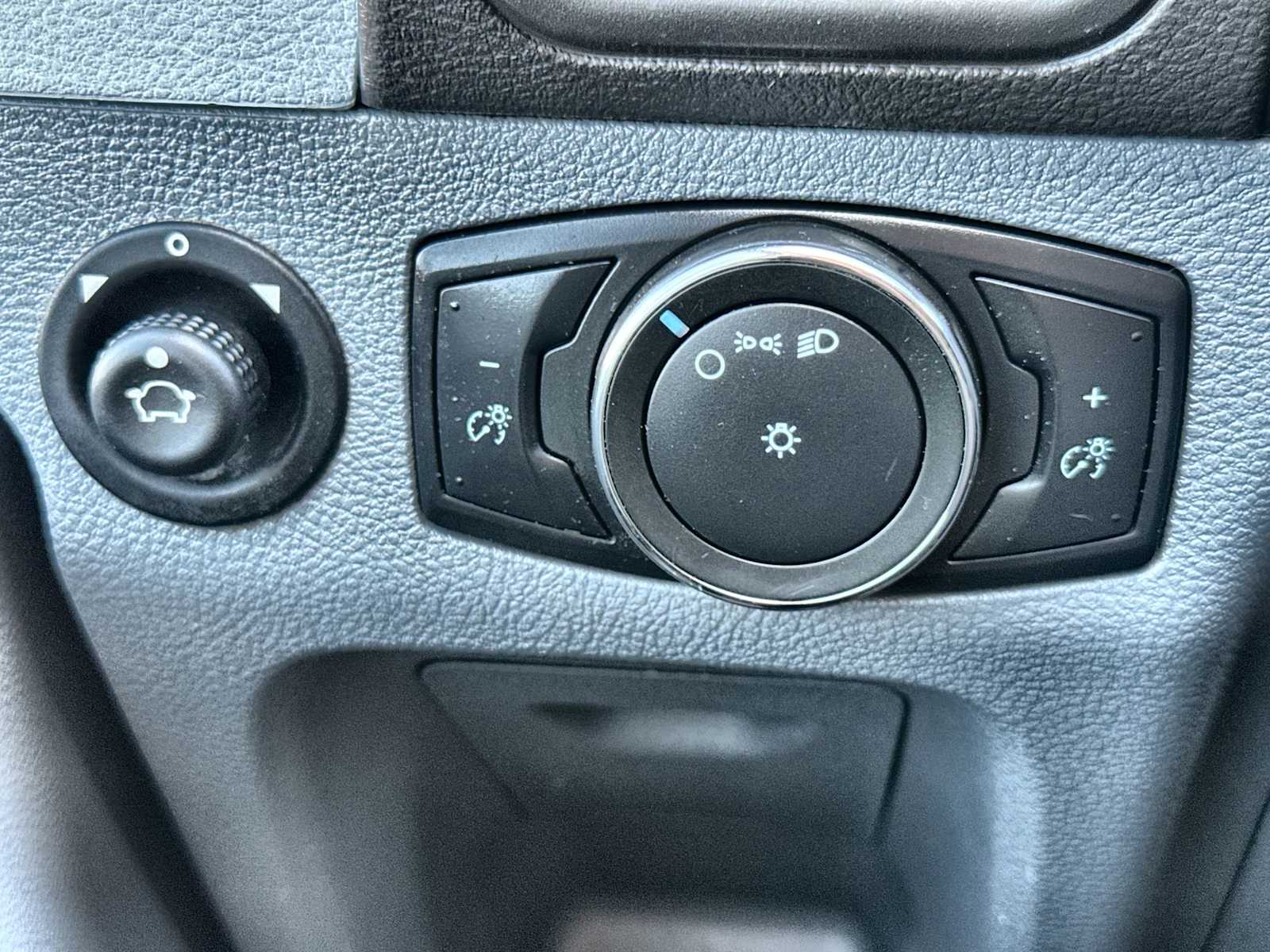 Thumbnail: 2019 Ford Transit Series - 28