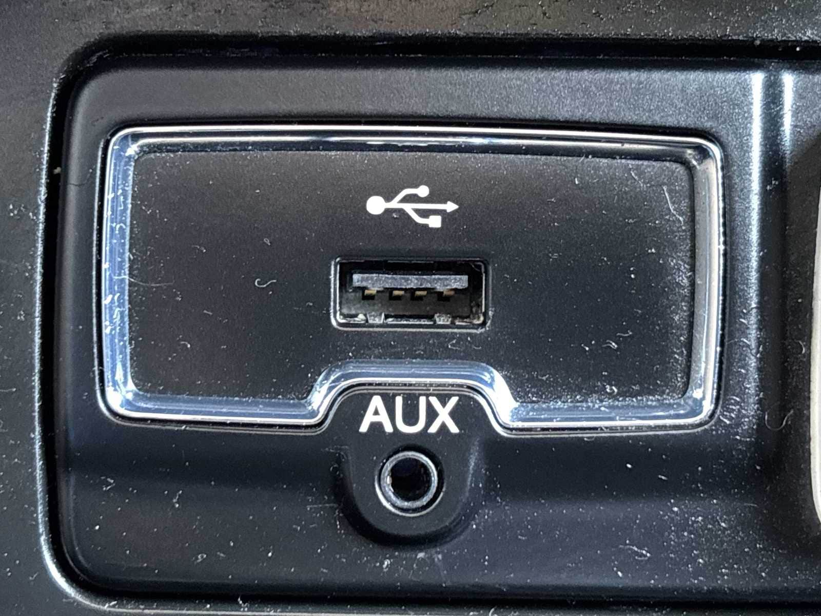 Thumbnail: 2018 Jeep Renegade - 28