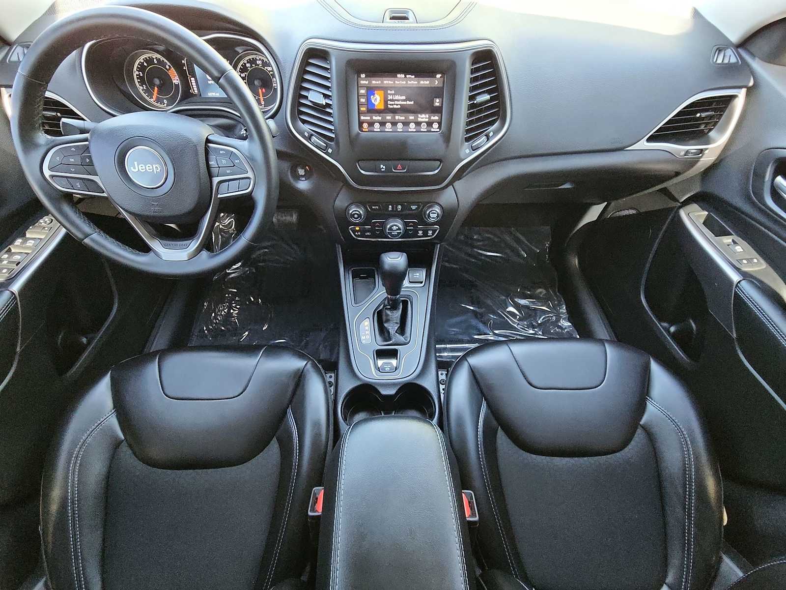 Thumbnail: 2019 Jeep Cherokee - 14