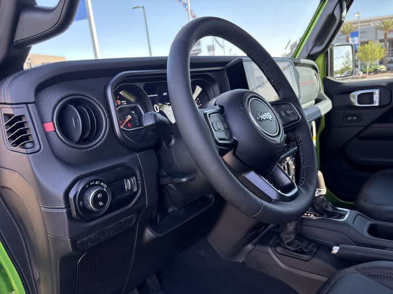 Thumbnail: 2025 Jeep Gladiator - 10