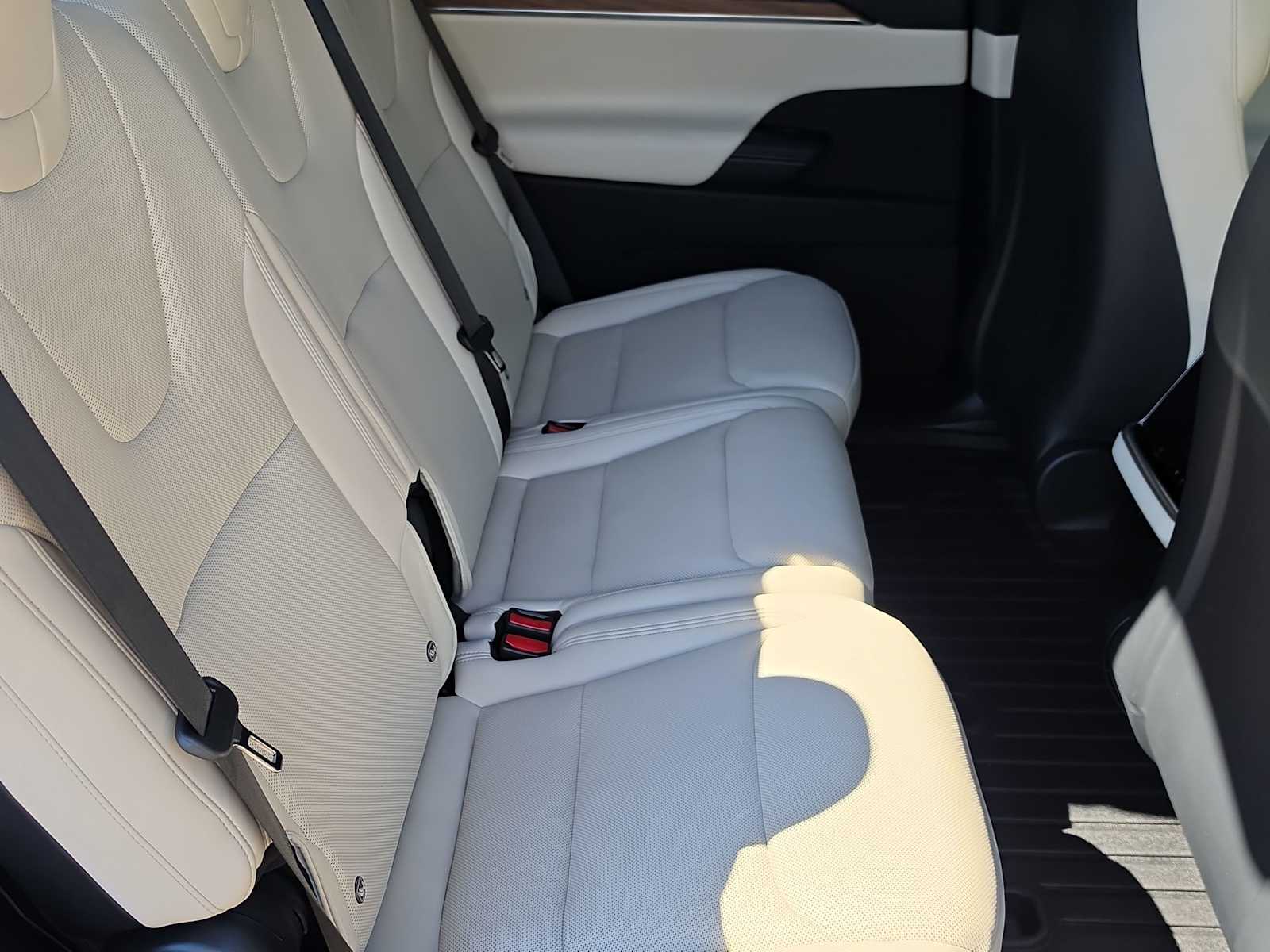 Thumbnail: 2024 Tesla Model X - 18