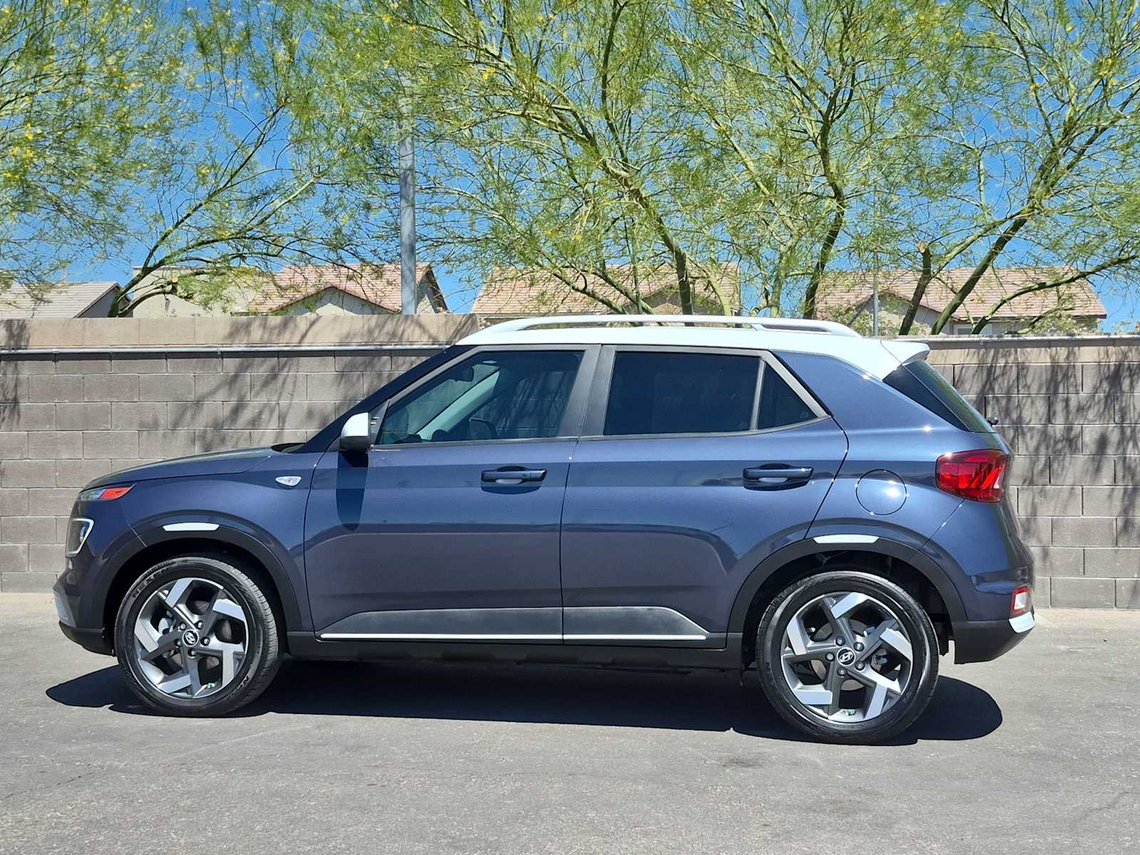 Thumbnail: 2024 Hyundai Venue - 6