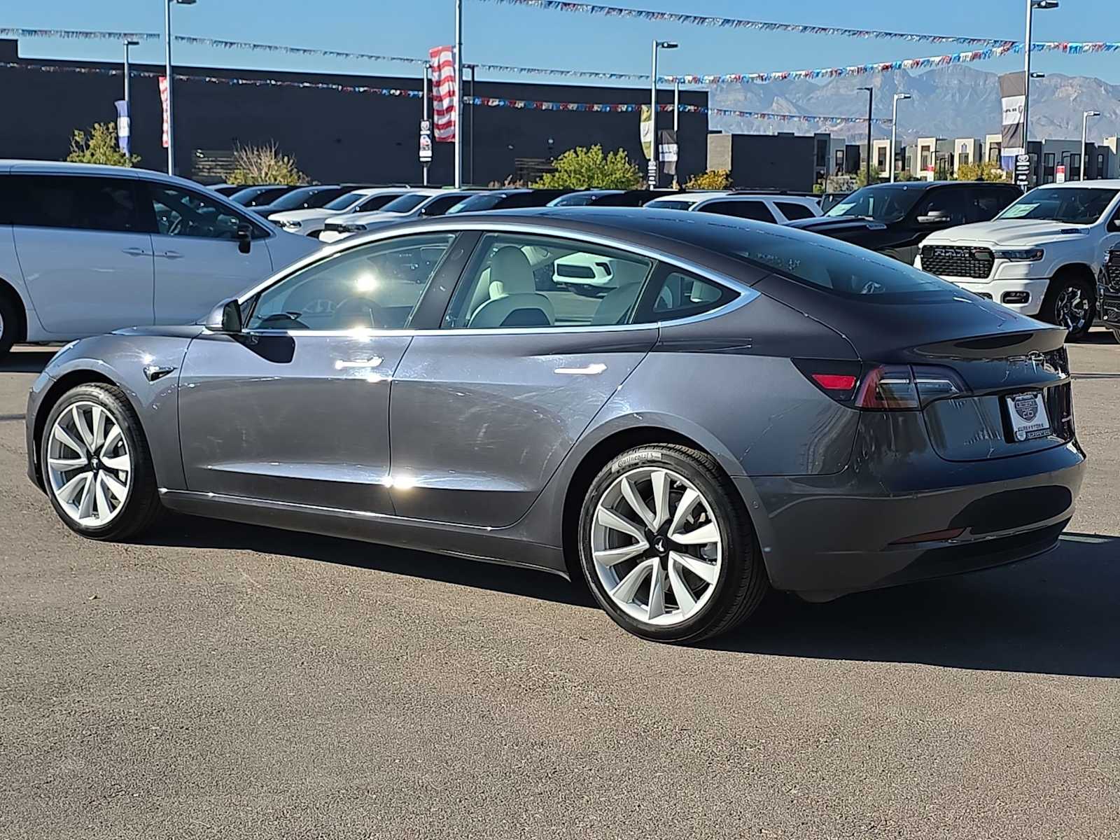 Thumbnail: 2019 Tesla Model 3 - 7