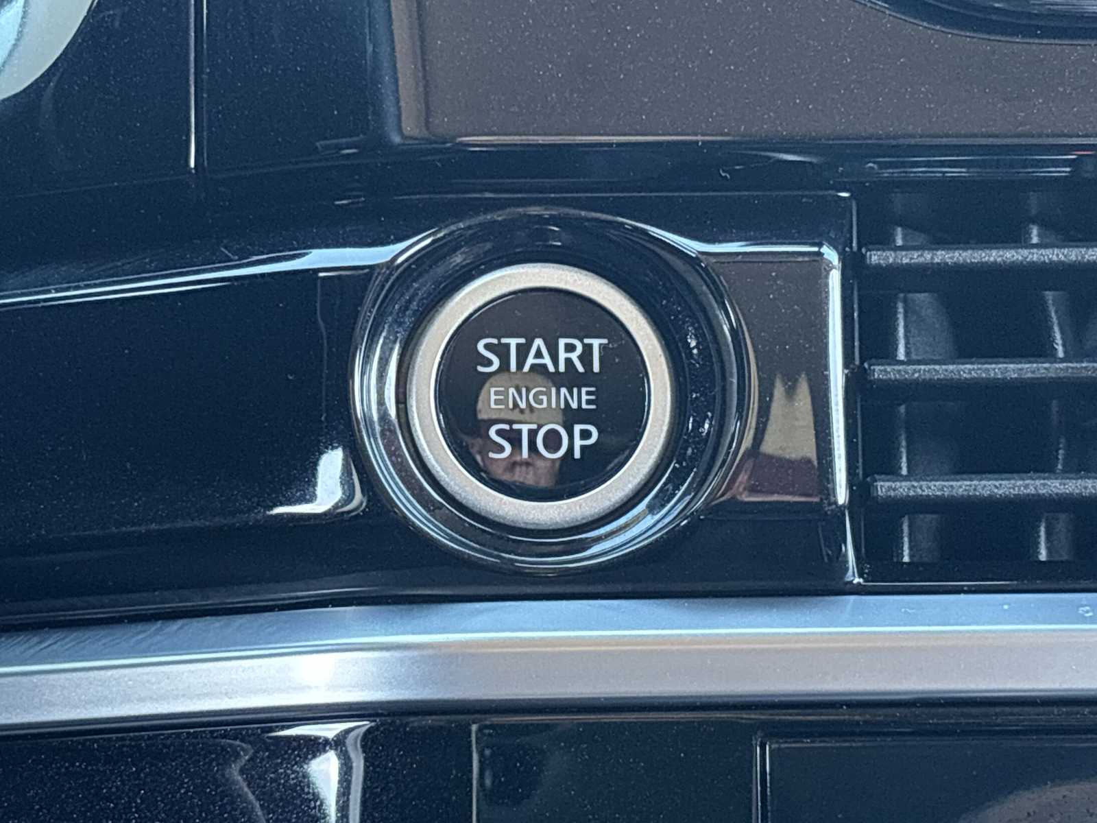 Thumbnail: 2024 Nissan Pathfinder - 24