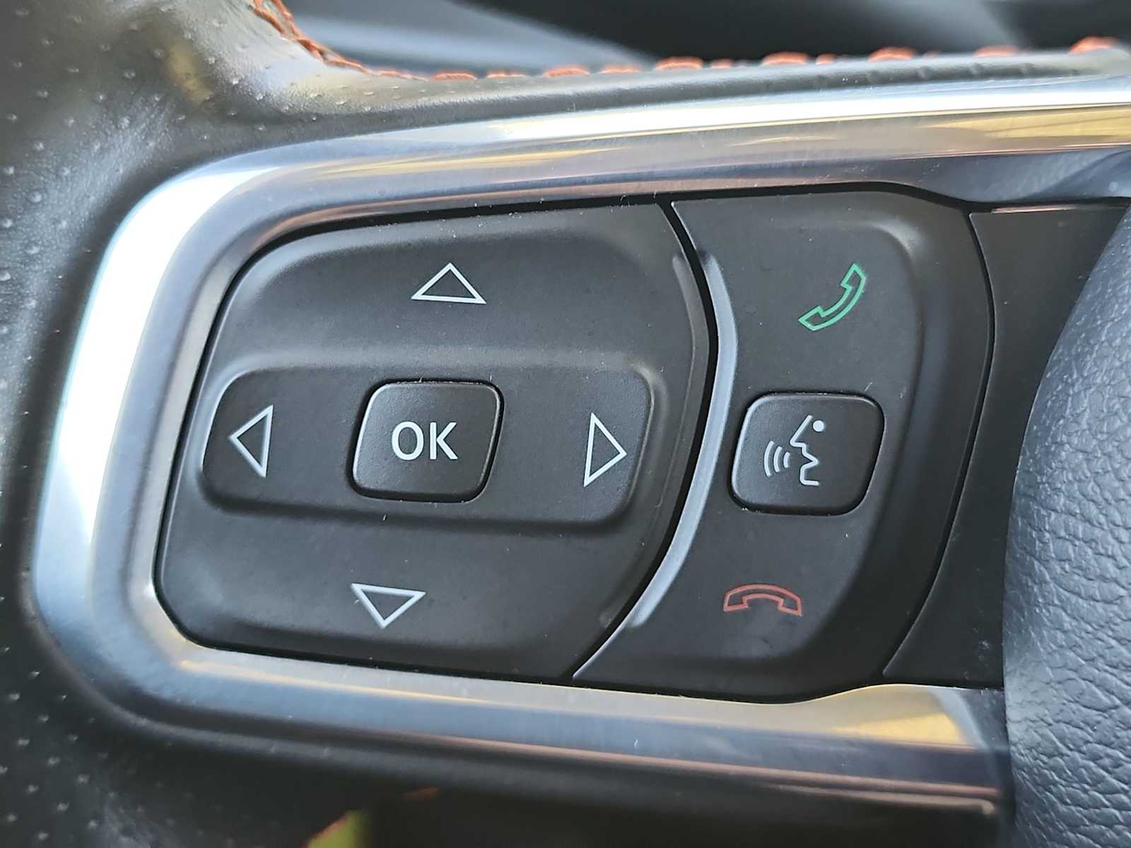 Thumbnail: 2023 Jeep Gladiator - 28